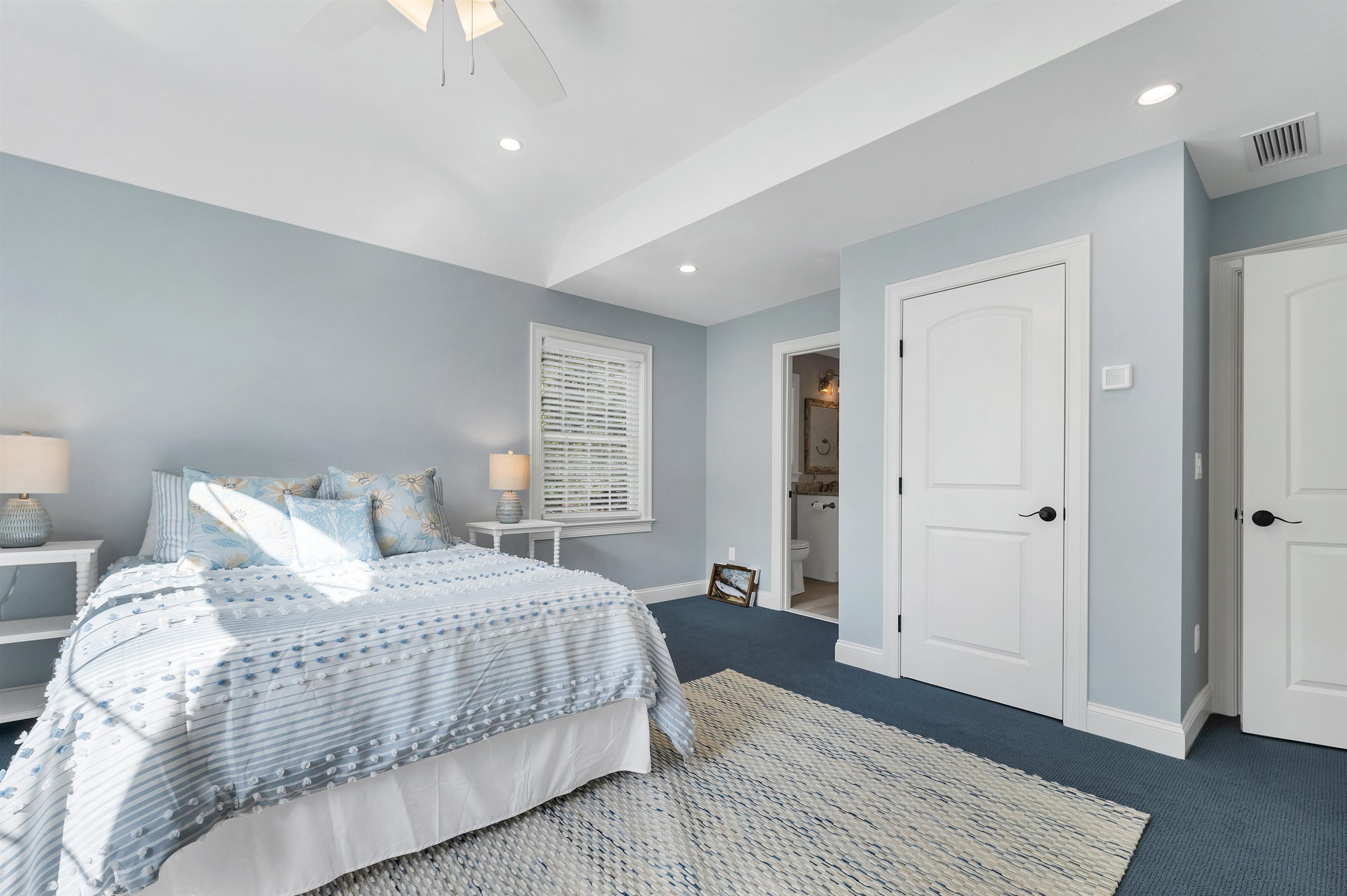 Meredith, New Hampshire, 03253, United States, 6 Bedrooms Bedrooms, ,4 BathroomsBathrooms,Residential,For Sale,1828401