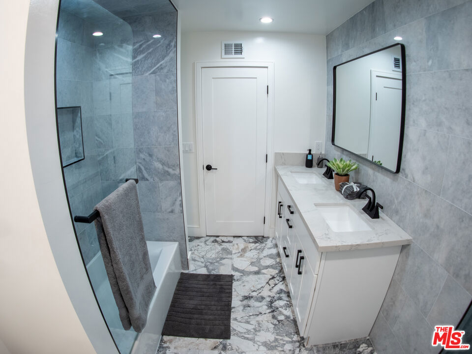Duarte, California, 91010, United States, 6 Bedrooms Bedrooms, ,3 BathroomsBathrooms,Residential,For Sale,1836068