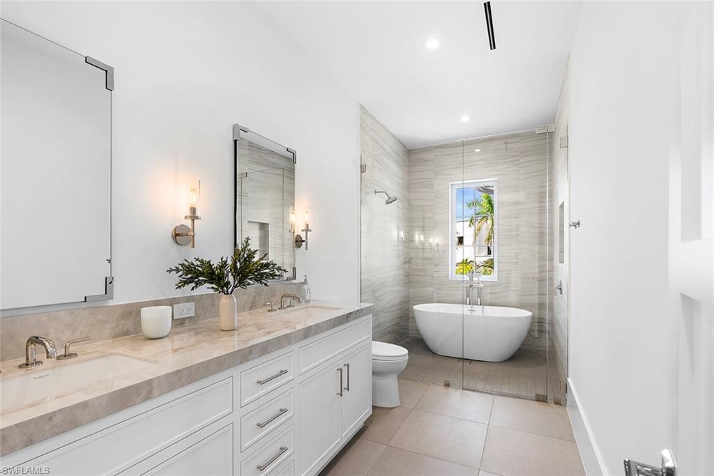 Naples, Florida, 34102, United States, 4 Bedrooms Bedrooms, ,6 BathroomsBathrooms,Residential,For Sale,2003055