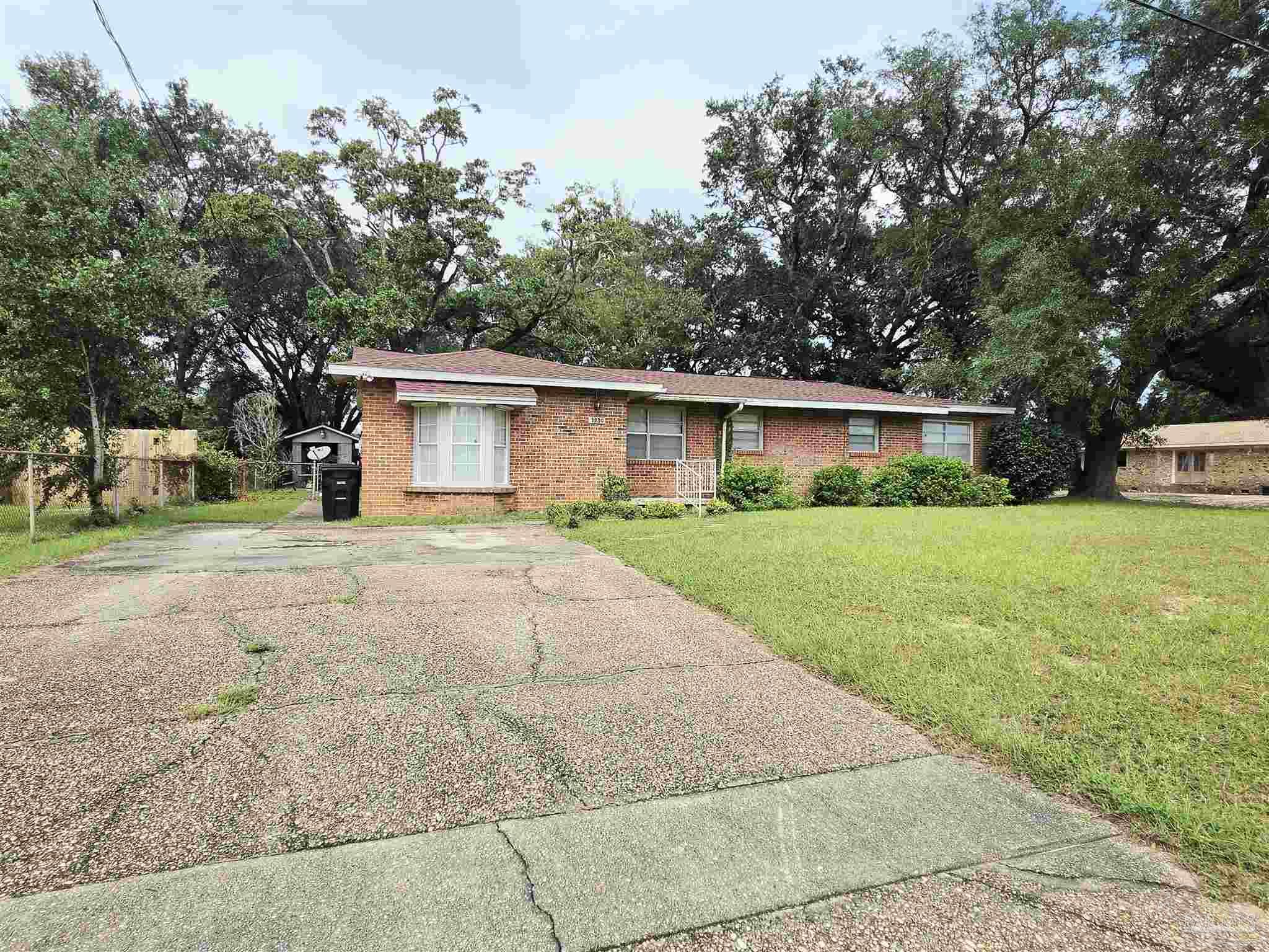 Leonard St, Pensacola, FL 32503 #1