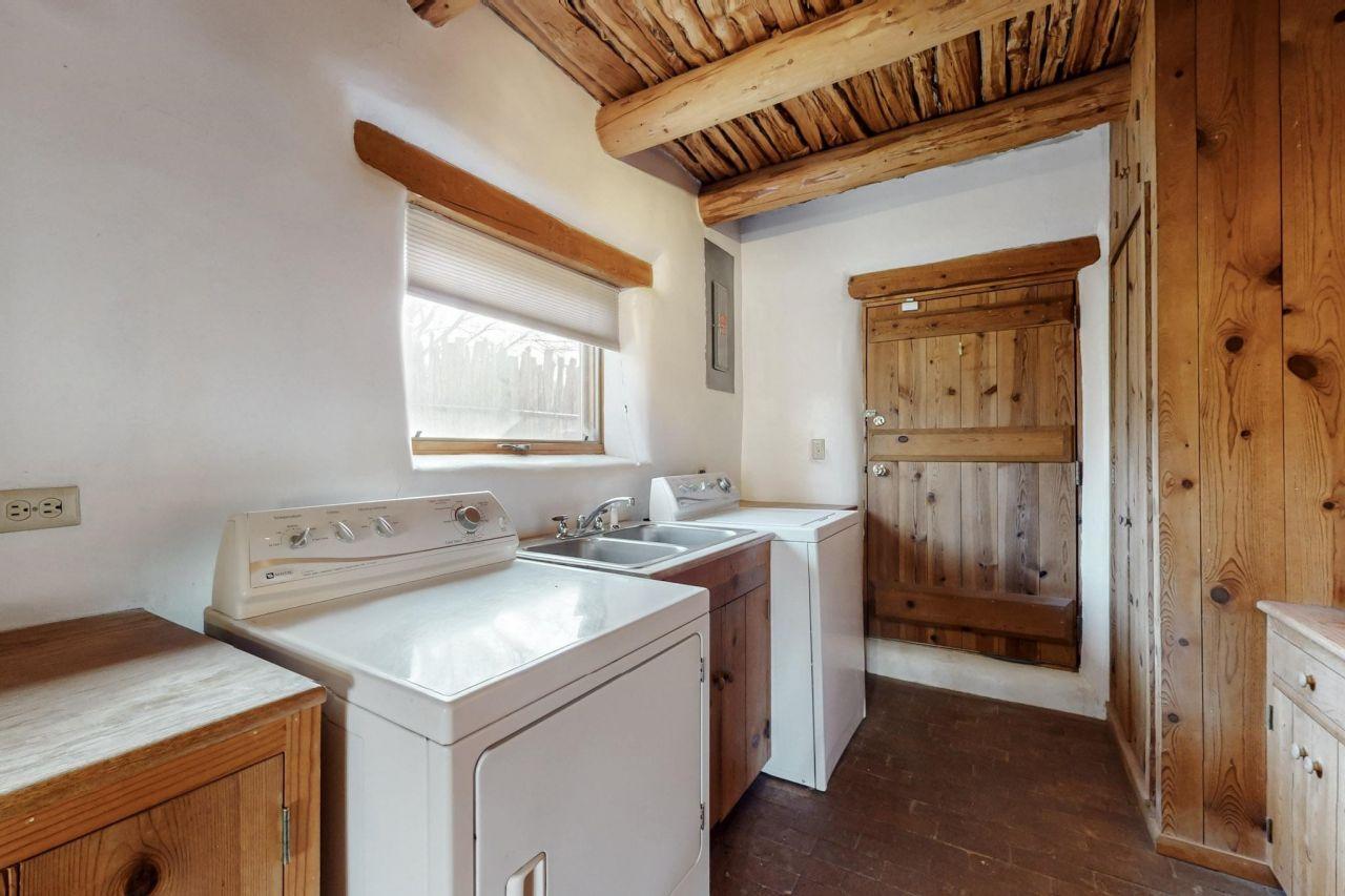 La Mesilla, New Mexico, 87532, United States, 5 Bedrooms Bedrooms, ,2 BathroomsBathrooms,Residential,For Sale,1762122