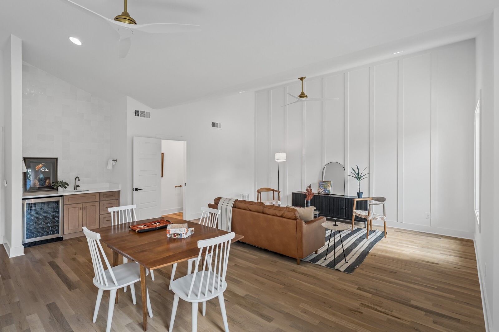 Nashville, Tennessee, 37206, United States, 4 Bedrooms Bedrooms, ,7 BathroomsBathrooms,Residential,For Sale,1989518