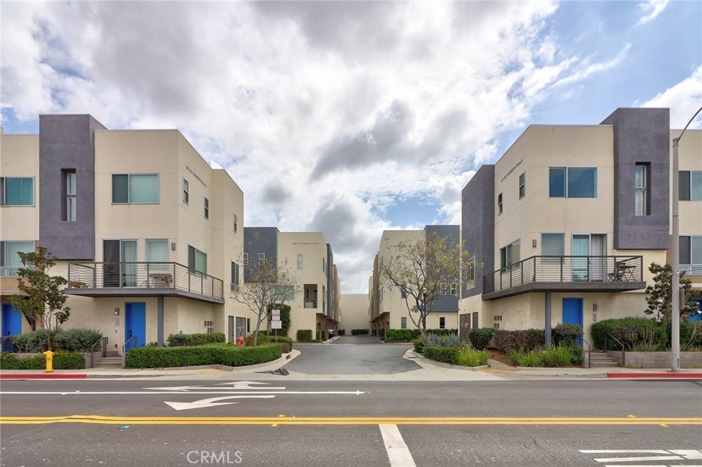 Montebello, California, 90640, United States, 3 Bedrooms Bedrooms, ,2 BathroomsBathrooms,Residential,For Sale,2043024