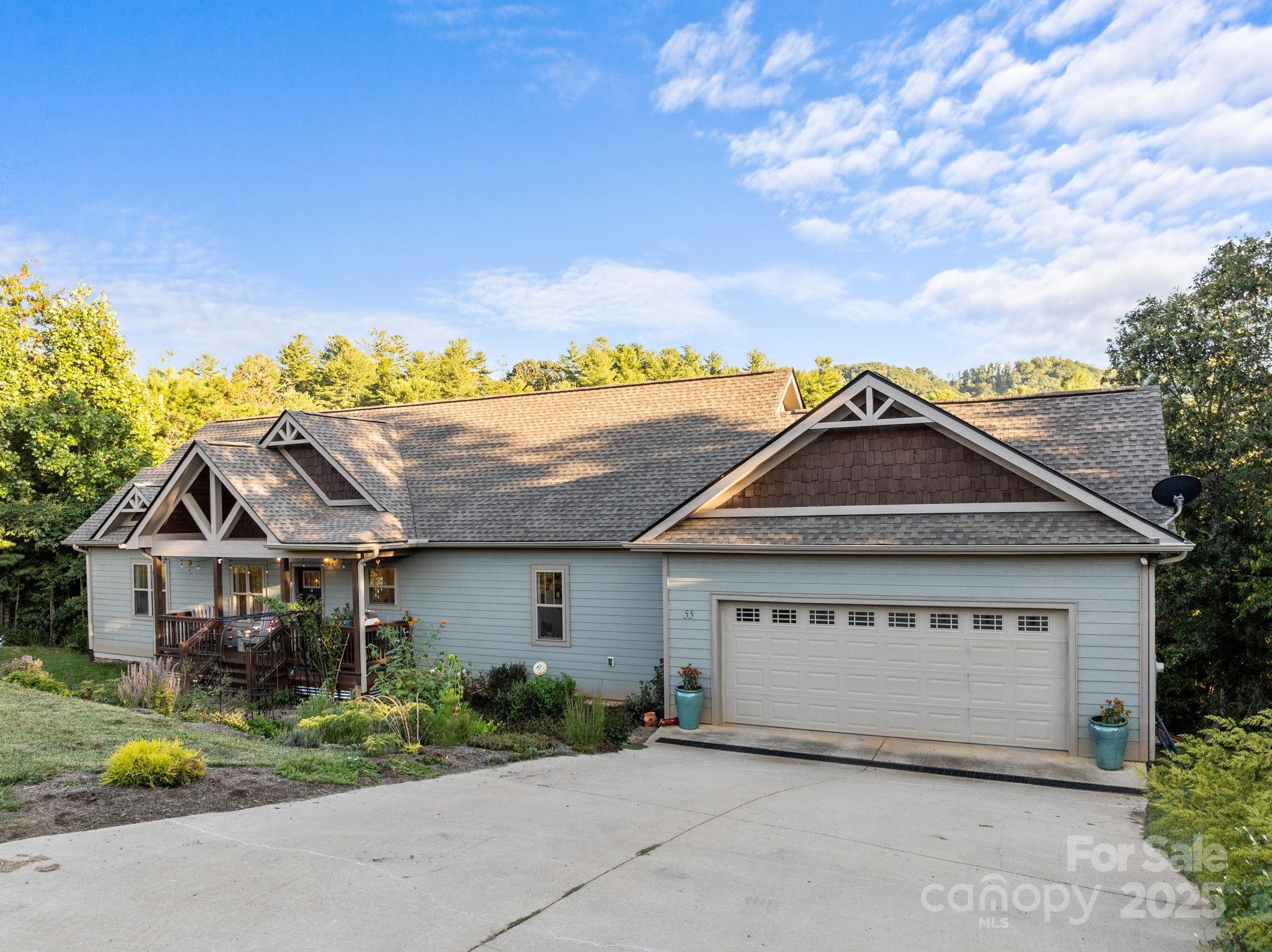 Weaverville, North Carolina, 28787, United States, 4 Bedrooms Bedrooms, ,4 BathroomsBathrooms,Residential,For Sale,1947995