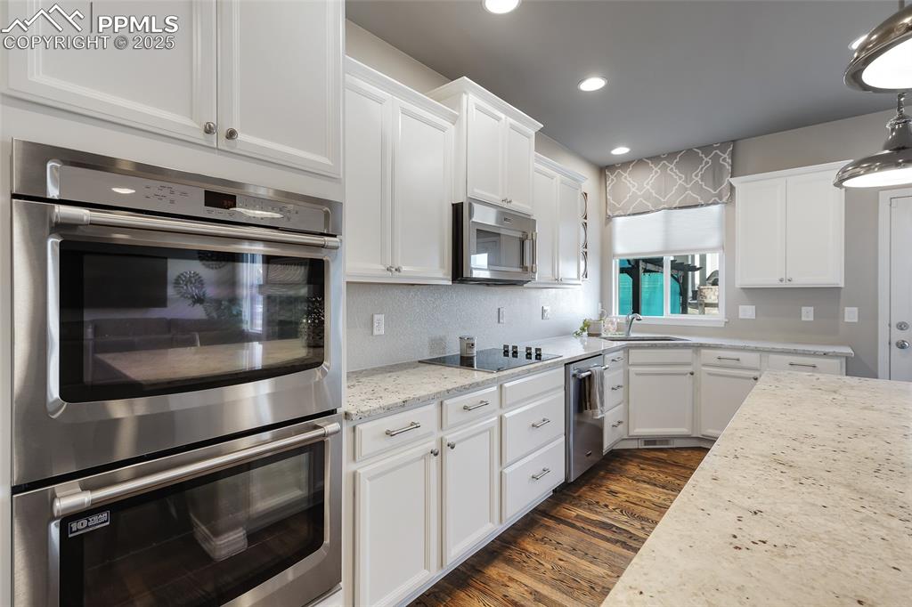 Monument, Colorado, 80132, United States, 5 Bedrooms Bedrooms, ,3 BathroomsBathrooms,Residential,For Sale,1875210