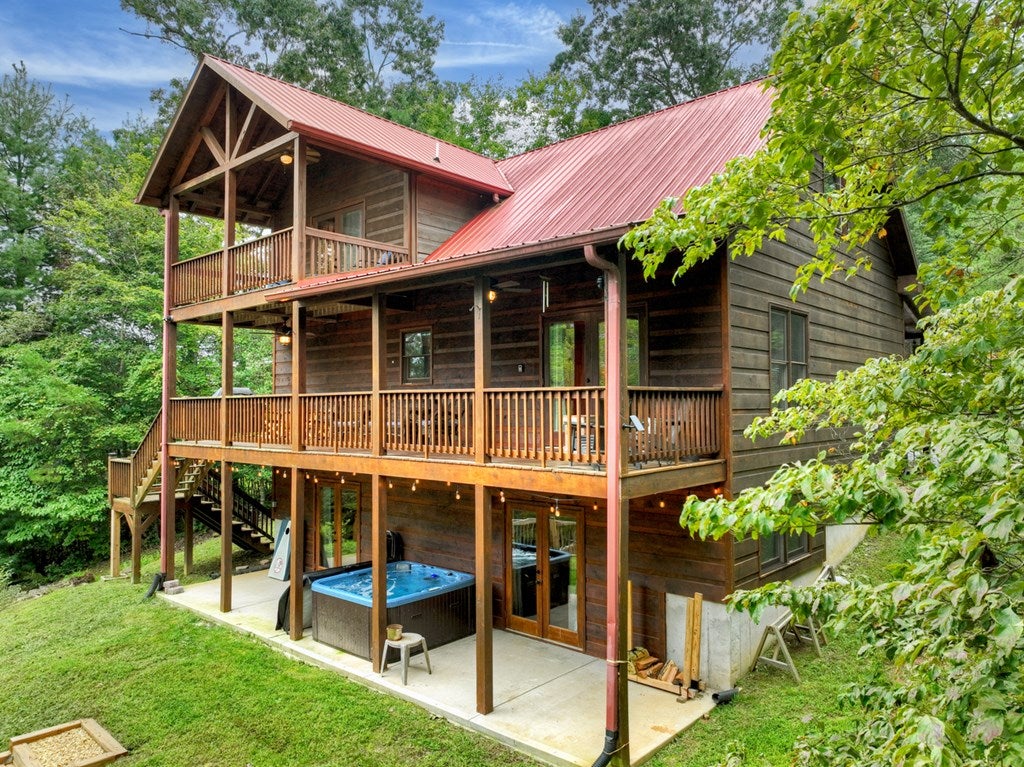 Ellijay, Georgia, 30540, United States, 3 Bedrooms Bedrooms, ,3 BathroomsBathrooms,Residential,For Sale,1916949