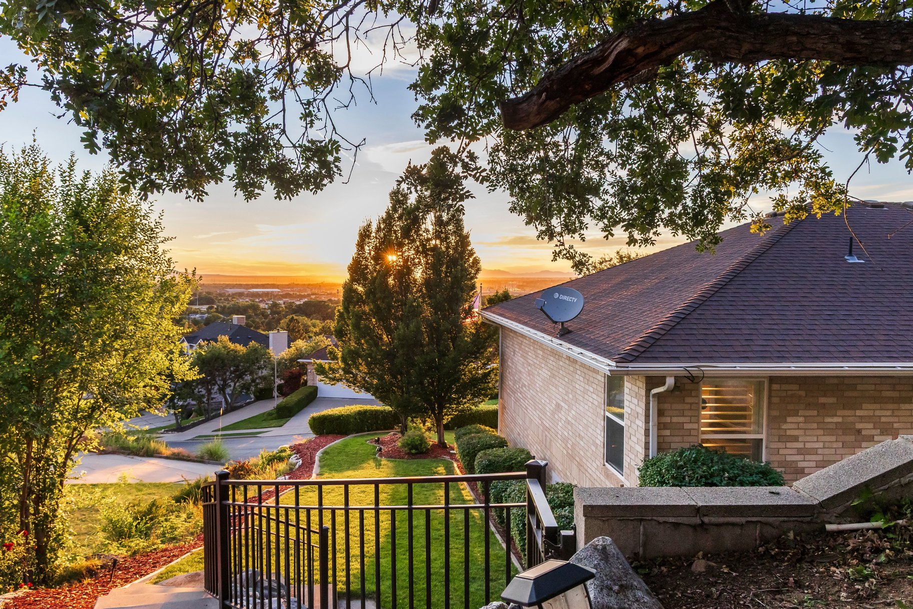  Farmington Rambler on Private Half-Acre with Incredible Views - 物件實景
