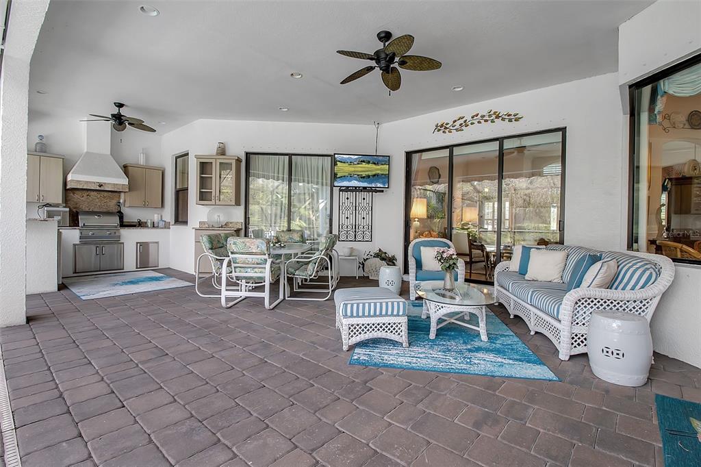 Sarasota, Florida, 34240, United States, 3 Bedrooms Bedrooms, ,3 BathroomsBathrooms,Residential,For Sale,2003503