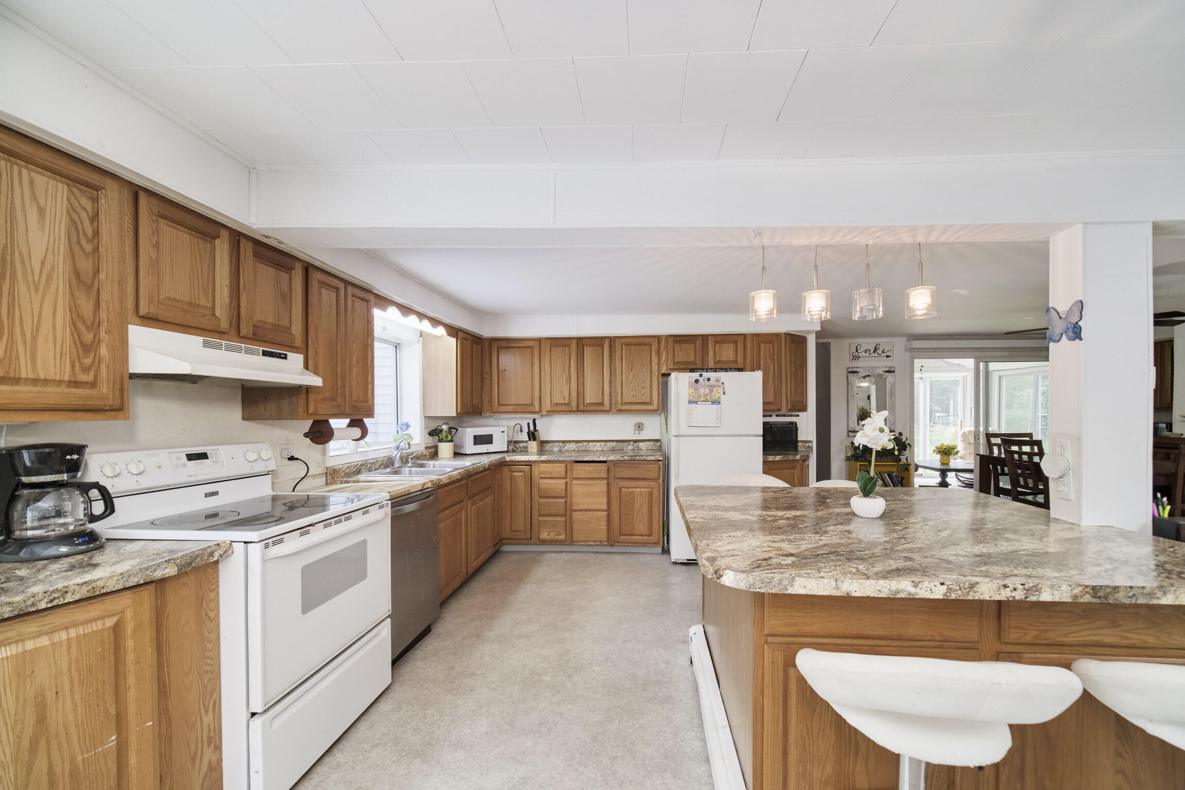 Manistee, Michigan, 49660, United States, 7 Bedrooms Bedrooms, ,3 BathroomsBathrooms,Residential,For Sale,1943241