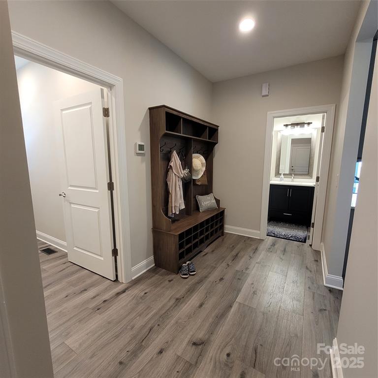 Hickory, North Carolina, 28602, United States, 3 Bedrooms Bedrooms, ,3 BathroomsBathrooms,Residential,For Sale,2000126