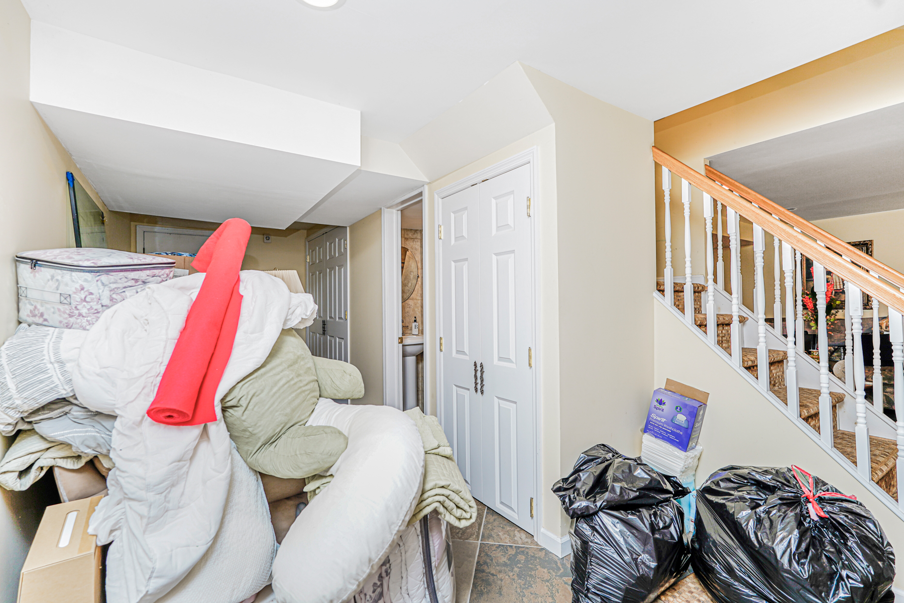 Staten Island, New York, 10301, United States, 4 Bedrooms Bedrooms, ,3 BathroomsBathrooms,Residential,For Sale,1838592