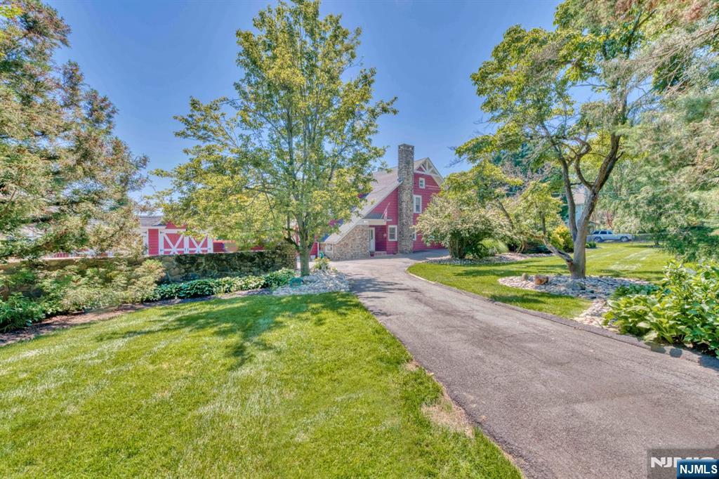 Nanuet, New York, 10954, United States, 6 Bedrooms Bedrooms, ,7 BathroomsBathrooms,Residential,For Sale,1988199