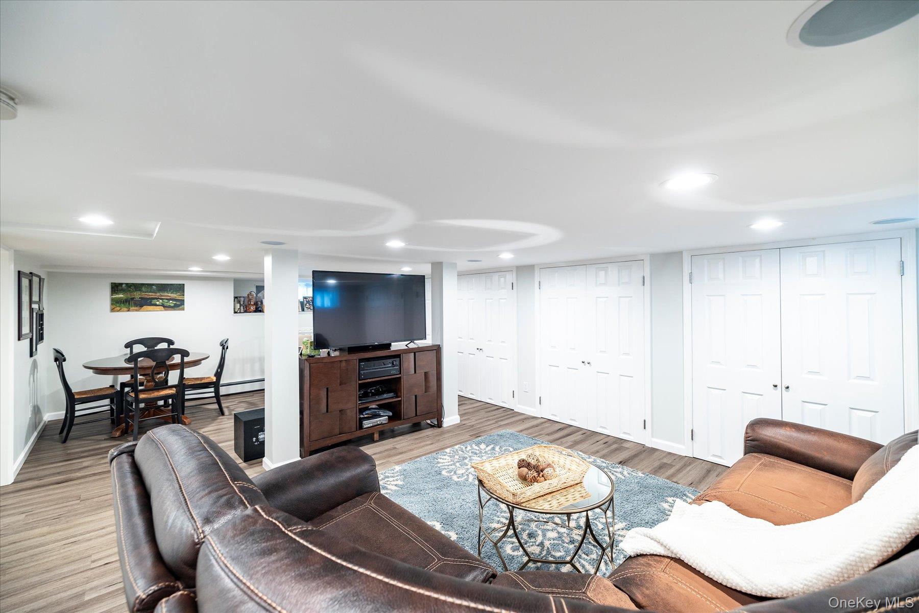 Lynbrook, New York, 11563, United States, 3 Bedrooms Bedrooms, ,2 BathroomsBathrooms,Residential,For Sale,1988362