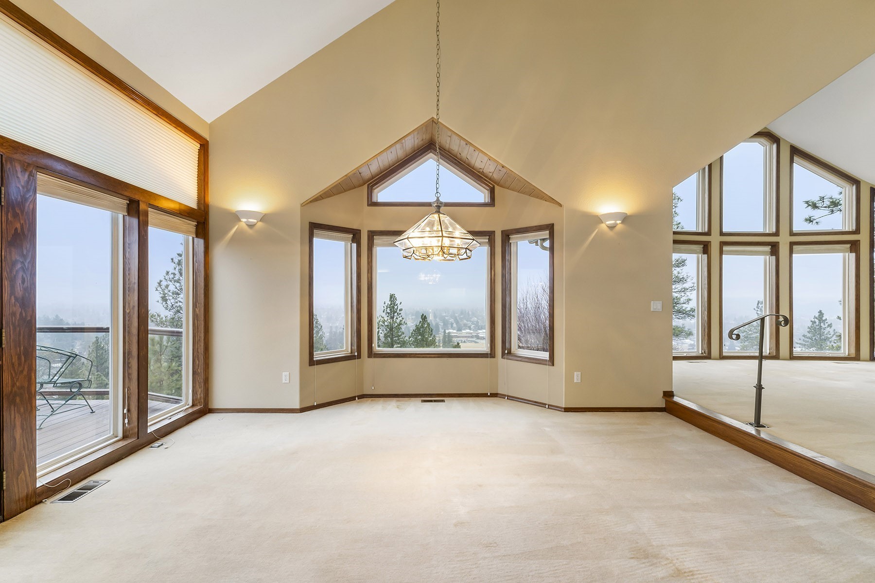  7335 N Five Mile Rd - 物件實景