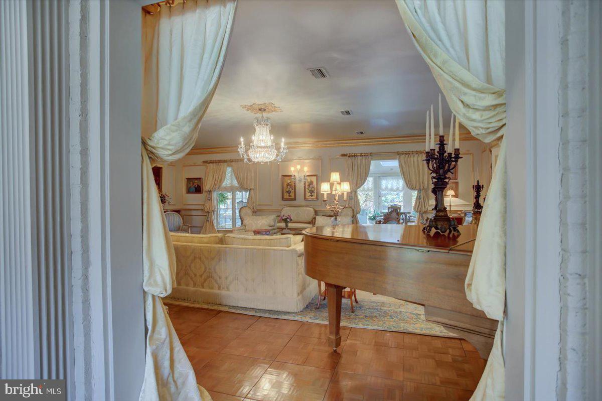 Waynesboro, Pennsylvania, 17268, United States, 4 Bedrooms Bedrooms, ,4 BathroomsBathrooms,Residential,For Sale,1731407