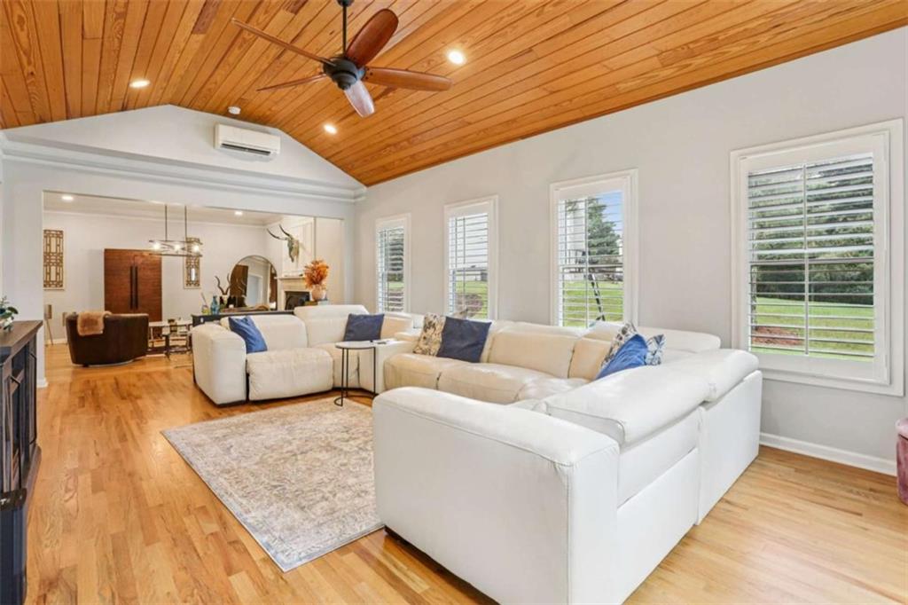 Cumming, Georgia, 30040, United States, 5 Bedrooms Bedrooms, ,4 BathroomsBathrooms,Residential,For Sale,2001245