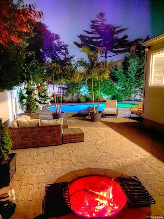 Oceanside, New York, 11572, United States, 3 Bedrooms Bedrooms, ,3 BathroomsBathrooms,Residential,For Sale,1995607