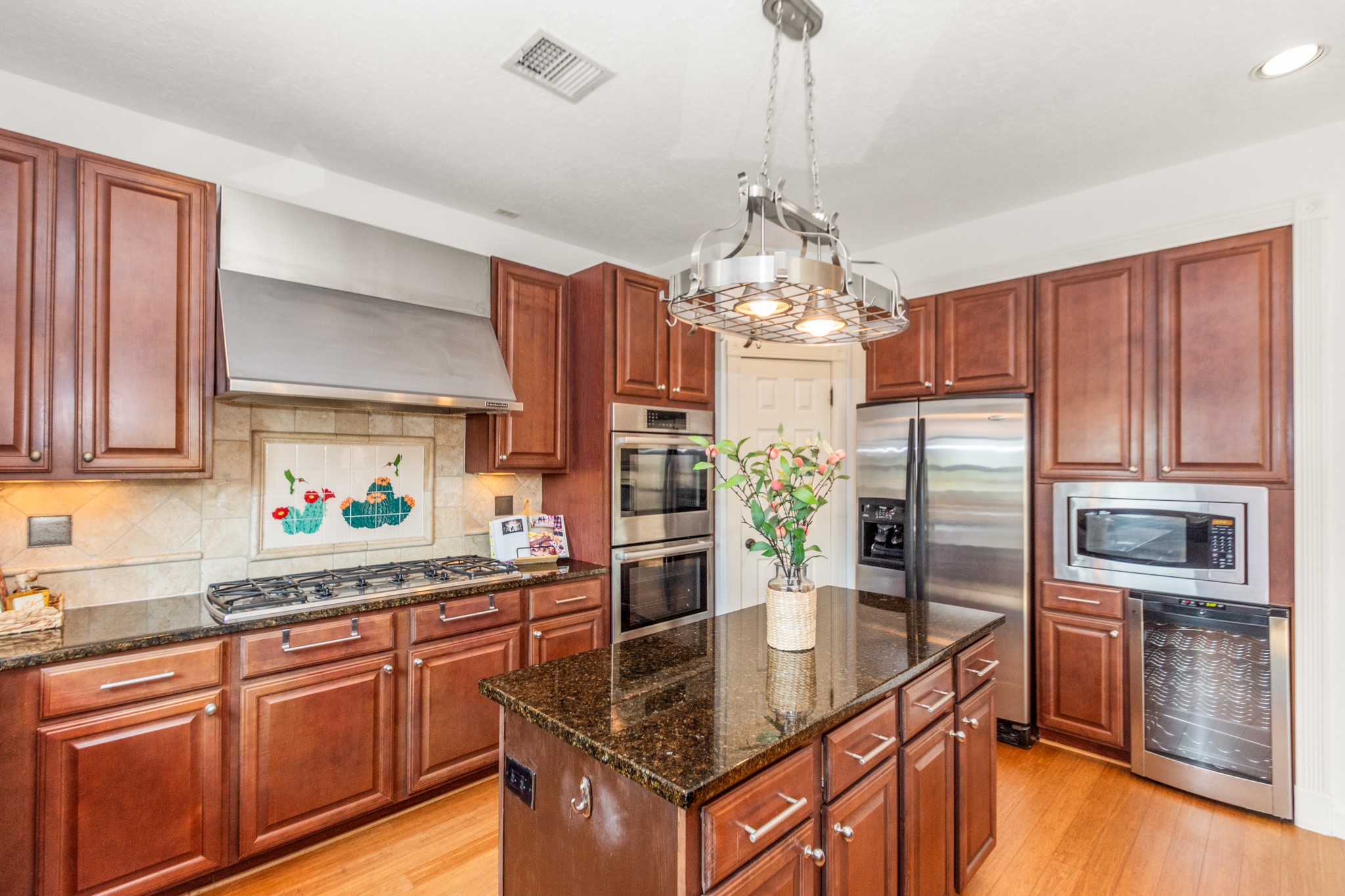 Houston, Texas, 77058, United States, 3 Bedrooms Bedrooms, ,4 BathroomsBathrooms,Residential,For Sale,1924880