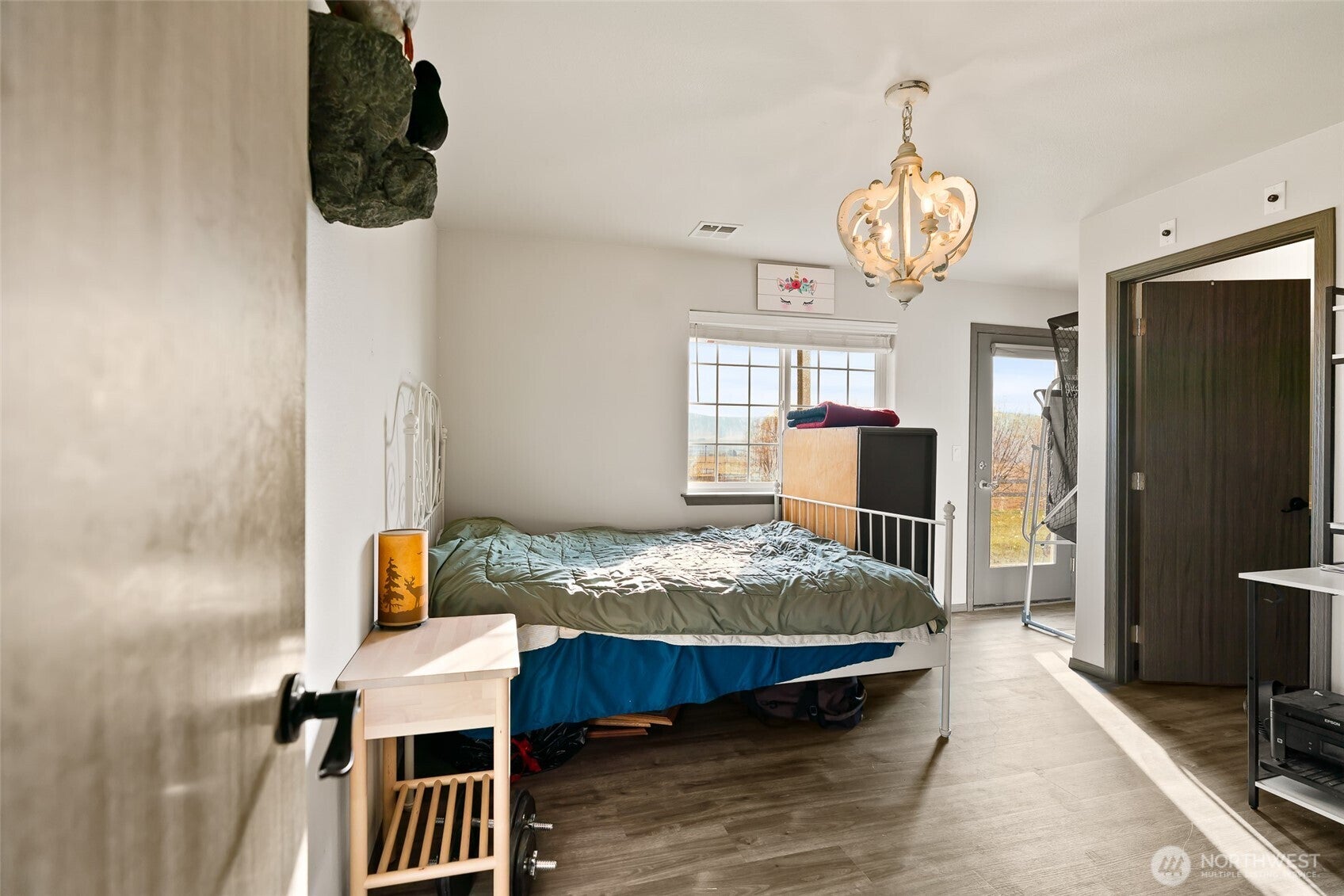 Ellensburg, Washington, 98926, United States, 6 Bedrooms Bedrooms, ,2 BathroomsBathrooms,Residential,For Sale,1992085