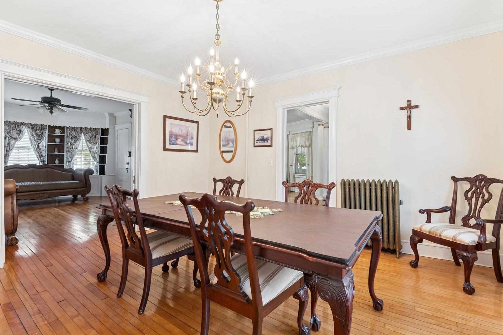 Bay Shore, New York, 11706, United States, 4 Bedrooms Bedrooms, ,3 BathroomsBathrooms,Residential,For Sale,1836669