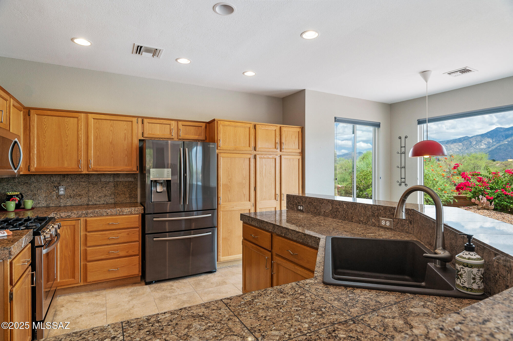 Oro Valley, Arizona, 85755, United States, 2 Bedrooms Bedrooms, ,2 BathroomsBathrooms,Residential,For Sale,1959033