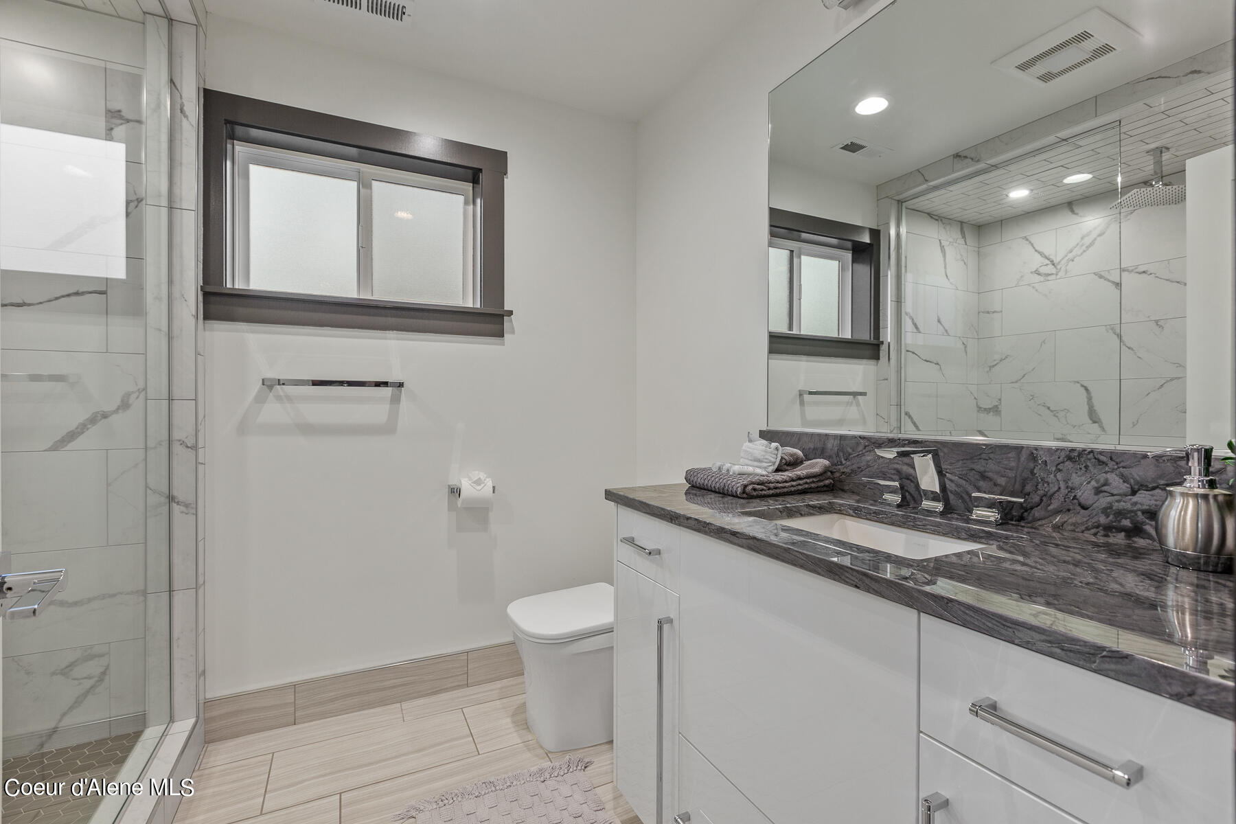 Coeur d'Alene, Idaho, 83814, United States, 4 Bedrooms Bedrooms, ,1 BathroomBathrooms,Residential,For Sale,1975946