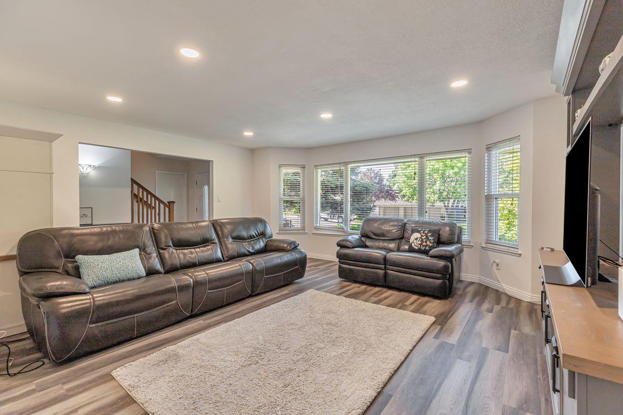 Fair Oaks, California, 95628, United States, 4 Bedrooms Bedrooms, ,3 BathroomsBathrooms,Residential,For Sale,1992931