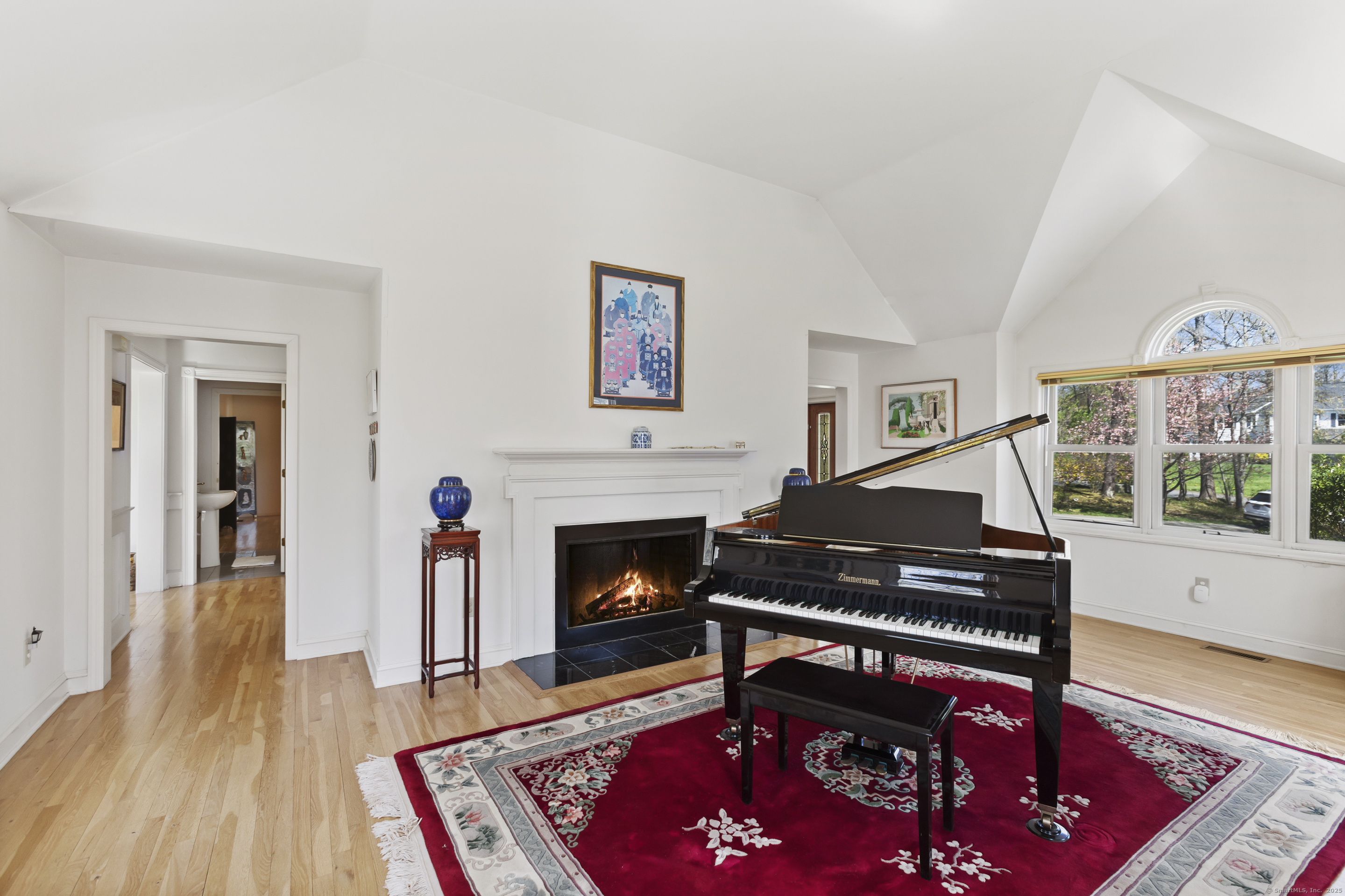 Danbury, Connecticut, 06811, United States, 4 Bedrooms Bedrooms, ,4 BathroomsBathrooms,Residential,For Sale,1792993