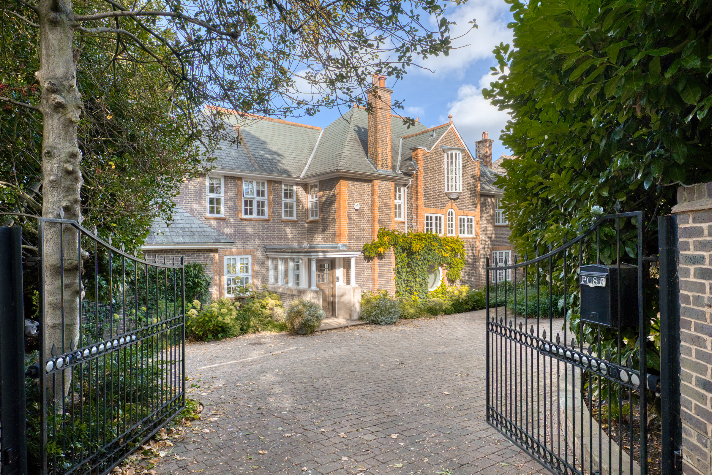  A six-bedroom Wimbledon Village house with far-reaching views and large garden - 物件實景