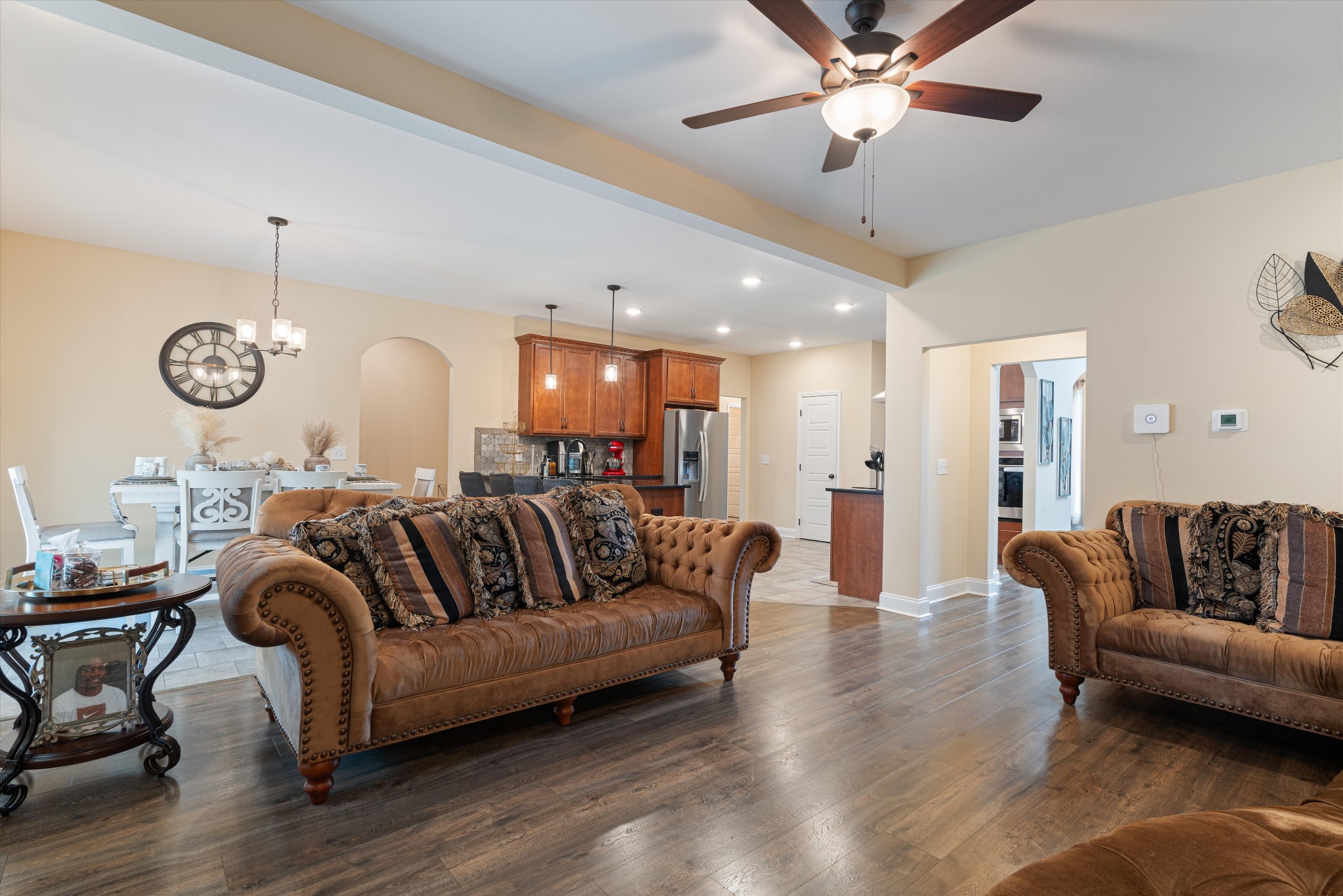 Clarksville, Tennessee, 37043, United States, 5 Bedrooms Bedrooms, ,5 BathroomsBathrooms,Residential,For Sale,1883067