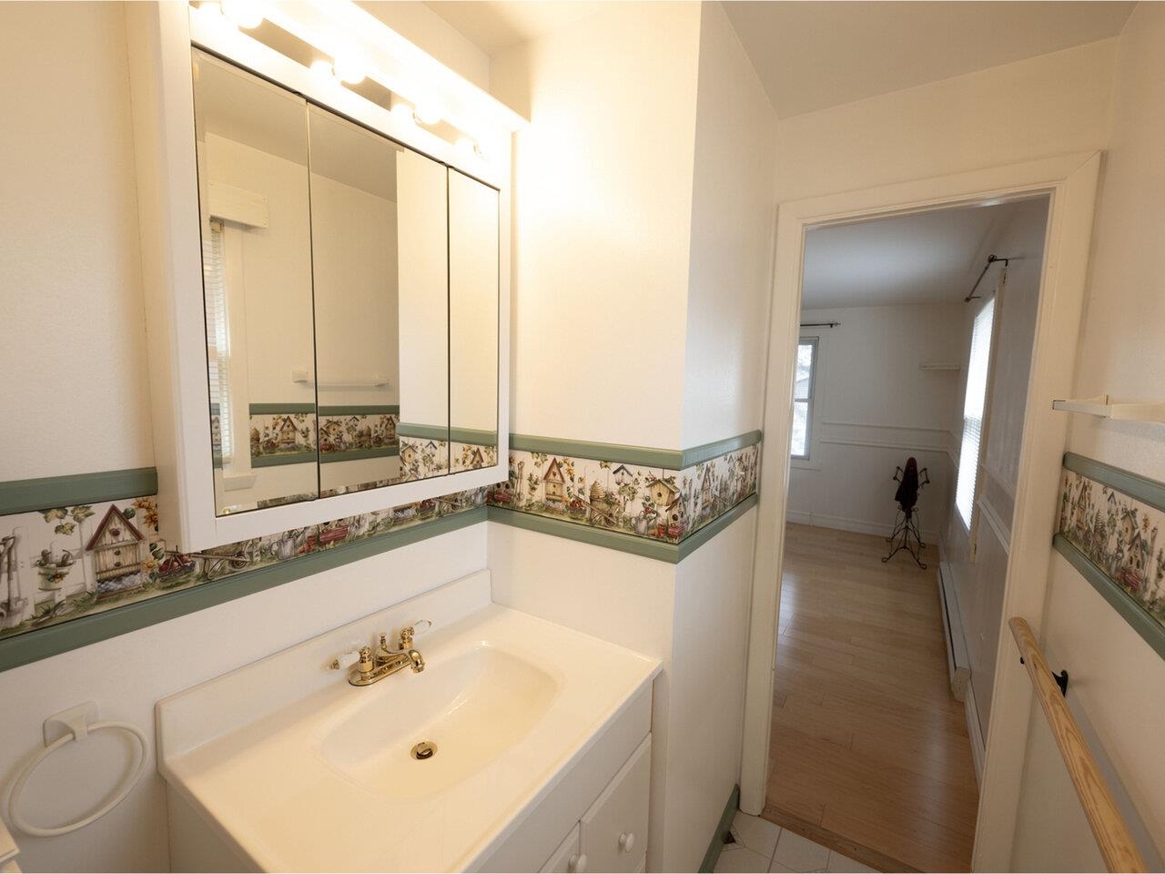 Williston, Vermont, 05495, United States, 3 Bedrooms Bedrooms, ,2 BathroomsBathrooms,Residential,For Sale,2001004