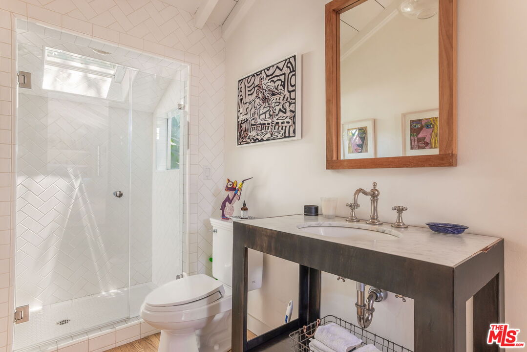 West Hollywood, California, 90048, United States, 3 Bedrooms Bedrooms, ,1 BathroomBathrooms,Residential,For Sale,1828298