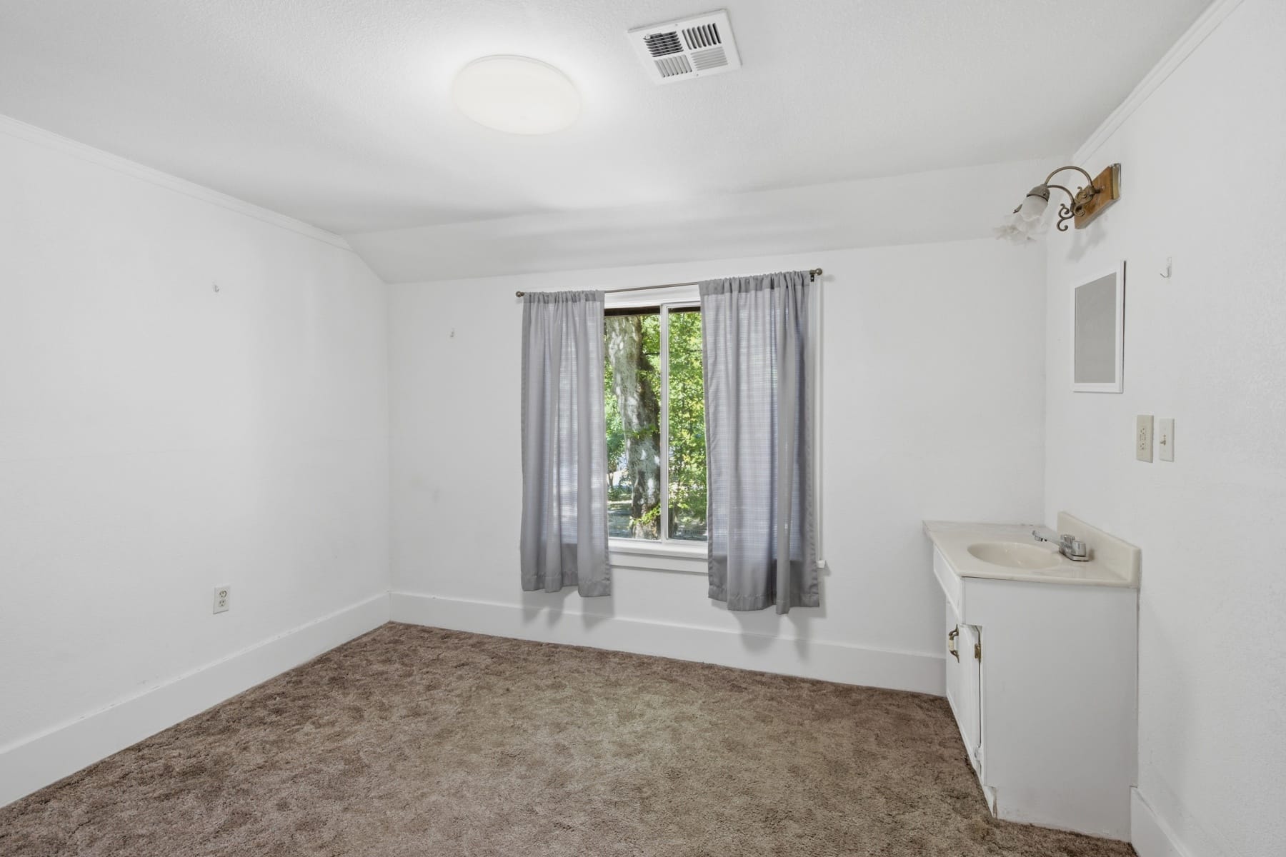  220 NW A Street Grants Pass, OR 97526 - 物件實景