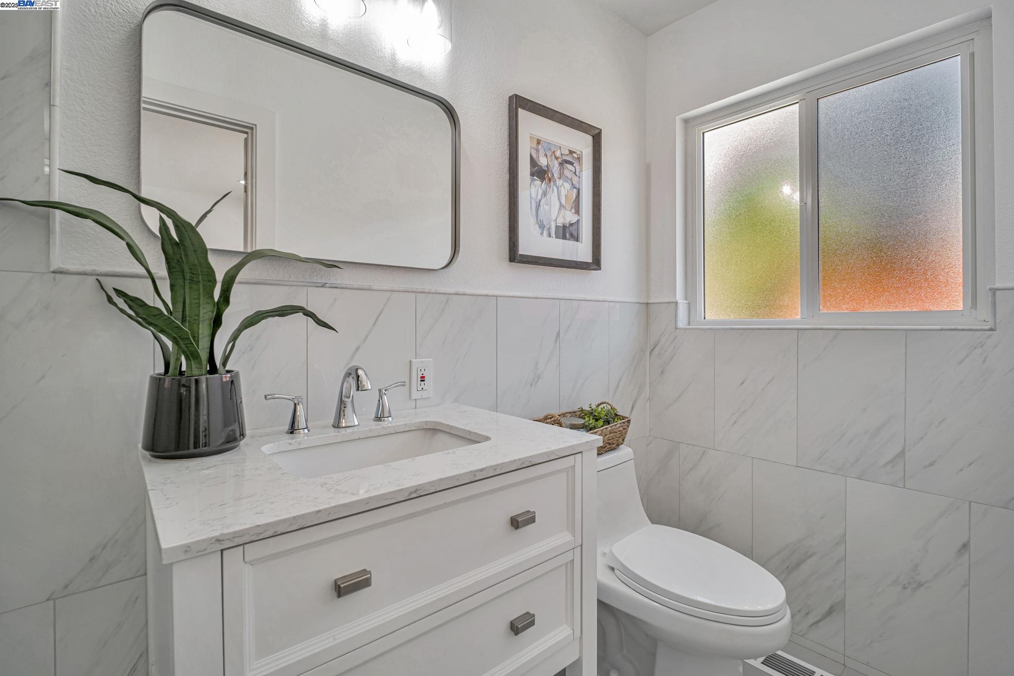 Castro Valley, California, 94546, United States, 3 Bedrooms Bedrooms, ,2 BathroomsBathrooms,Residential,For Sale,1901037