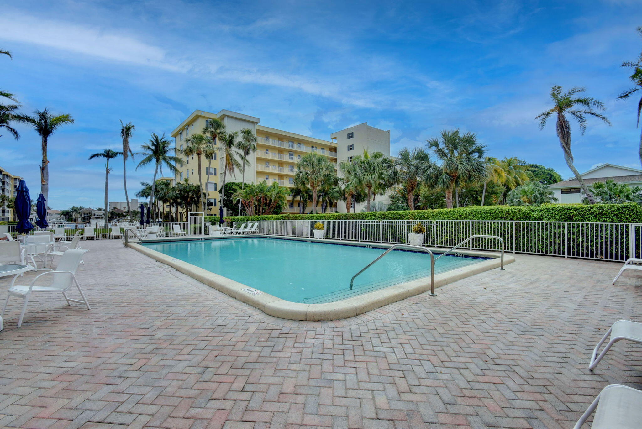 Delray Beach, Florida, 33483, United States, 2 Bedrooms Bedrooms, ,2 BathroomsBathrooms,Residential,For Sale,1932653