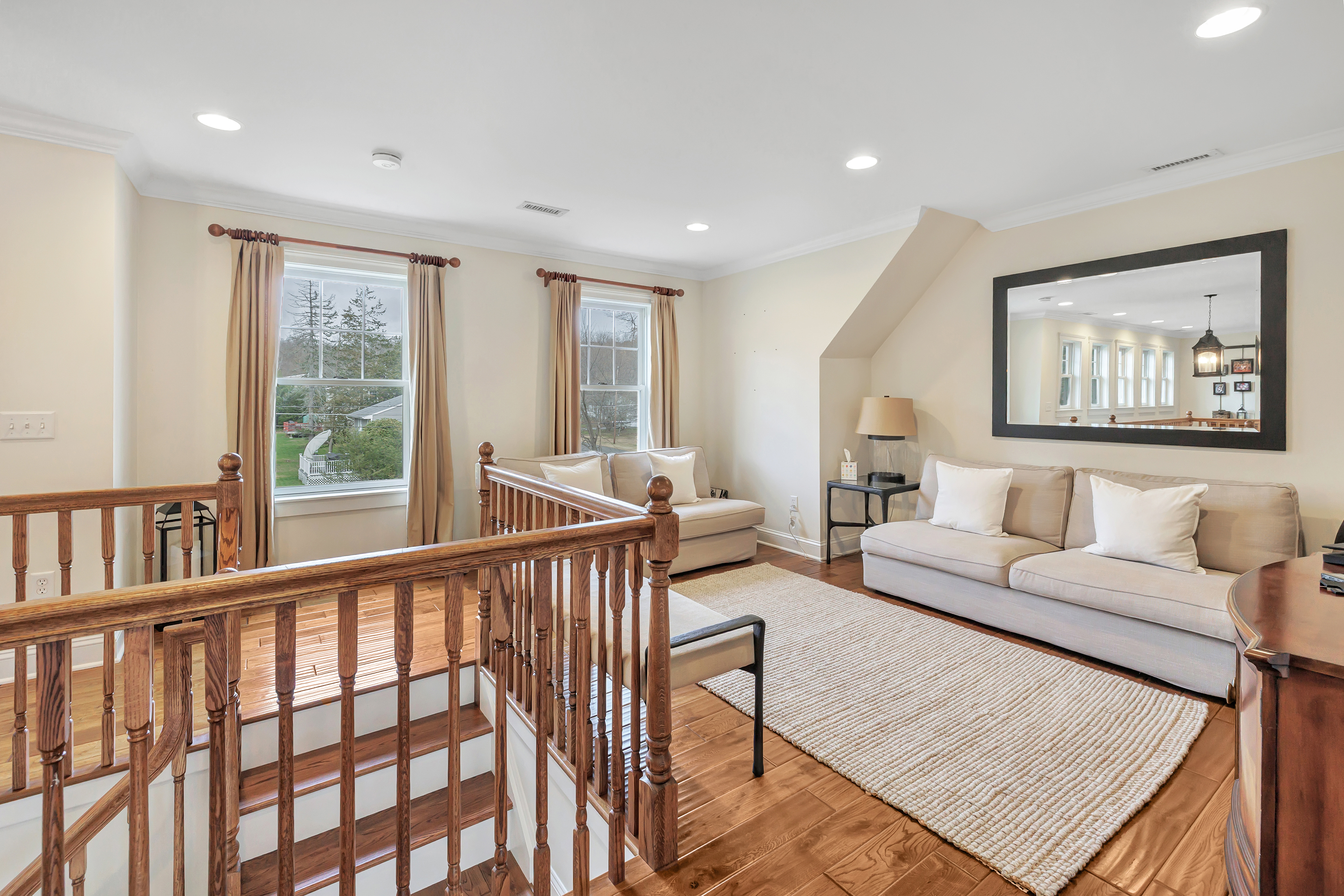 Danbury, Connecticut, 06811, United States, 10 Bedrooms Bedrooms, ,5 BathroomsBathrooms,Residential,For Sale,1992409