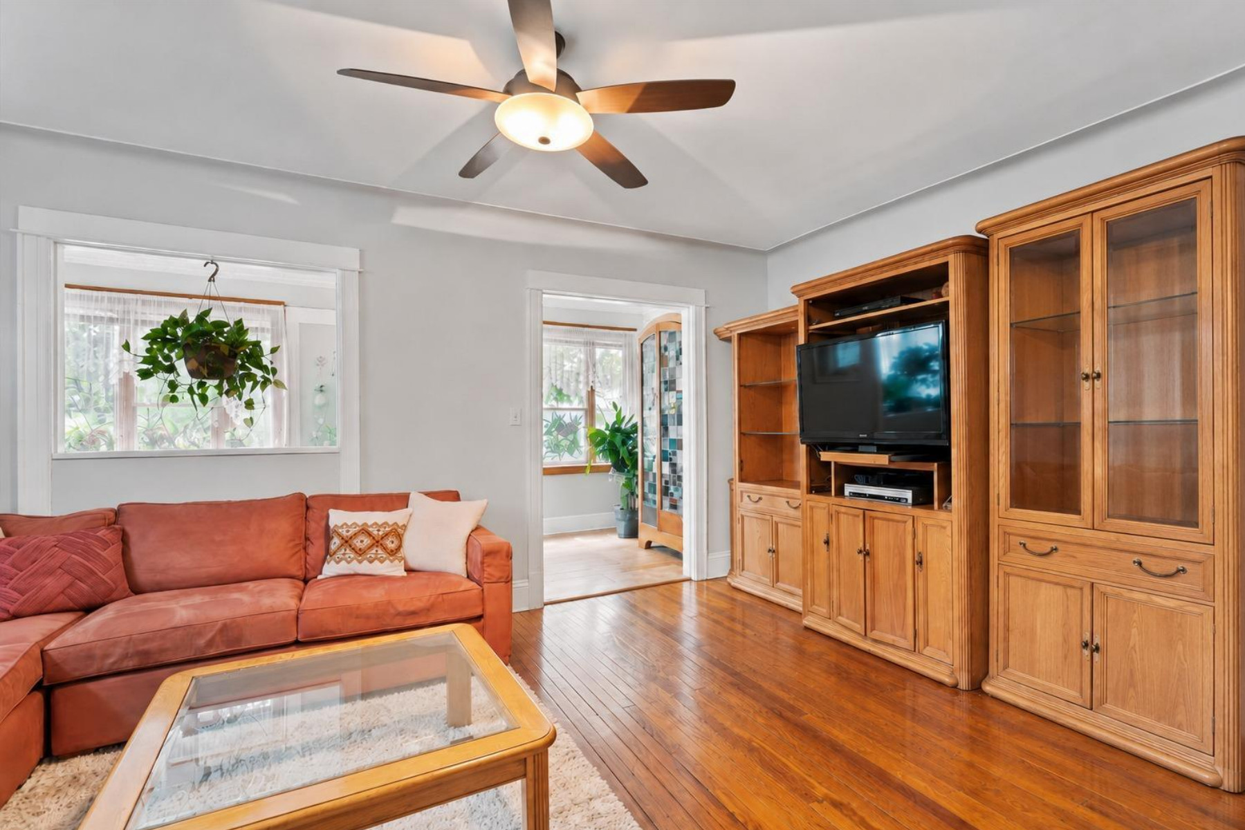  6928 Woodhaven Boulevard, Rego Park, NY, 11374 - 物件實景