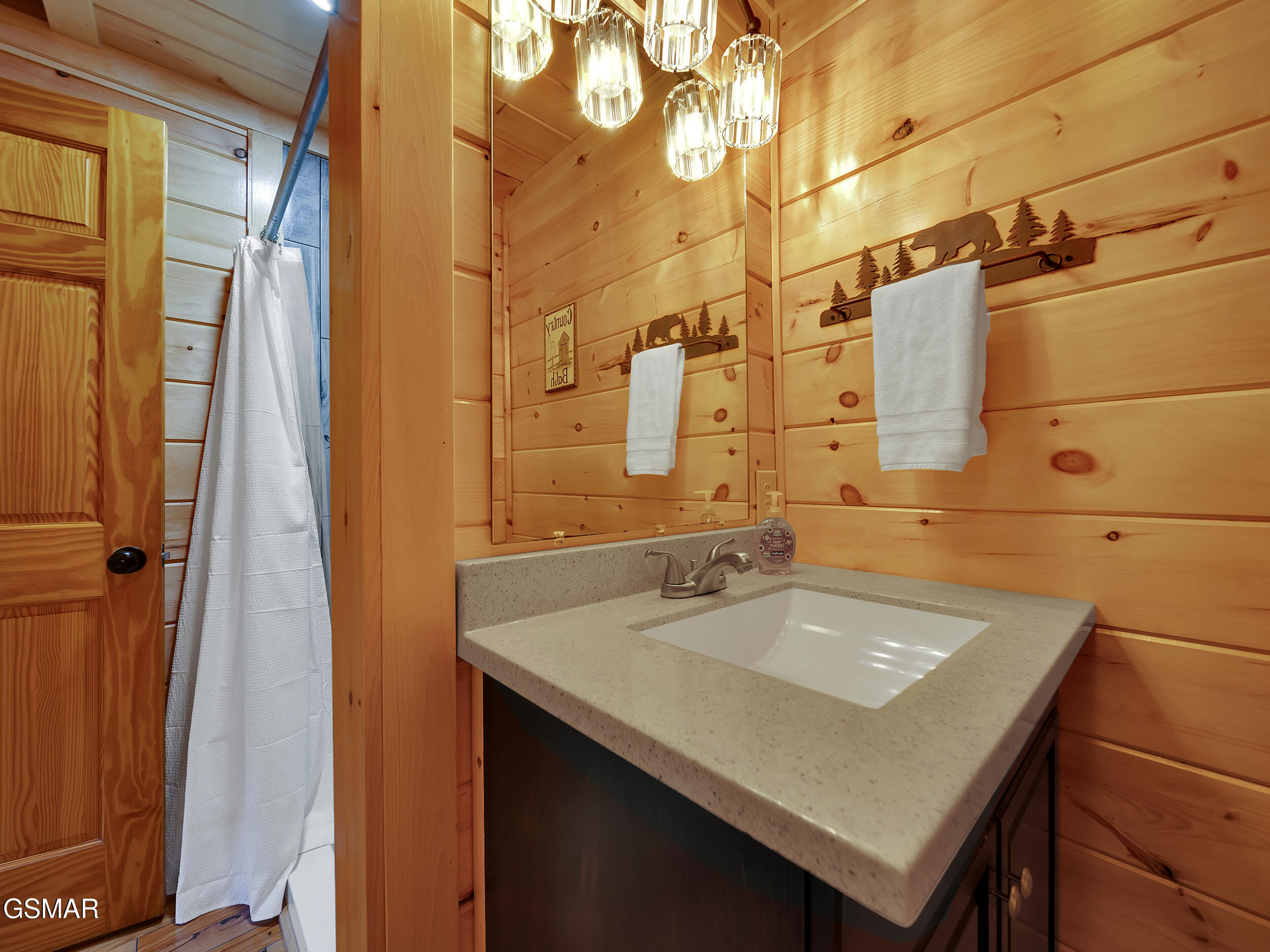 Gatlinburg, Tennessee, 37738, United States, 2 Bedrooms Bedrooms, ,2 BathroomsBathrooms,Residential,For Sale,1982435