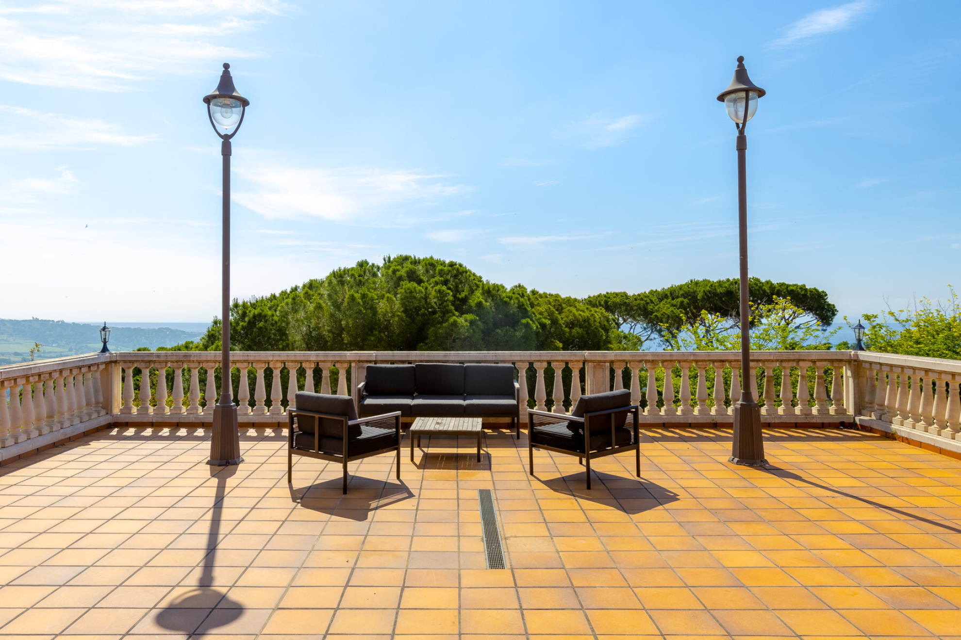  Elegant and stately residence with the best views. - 物件實景