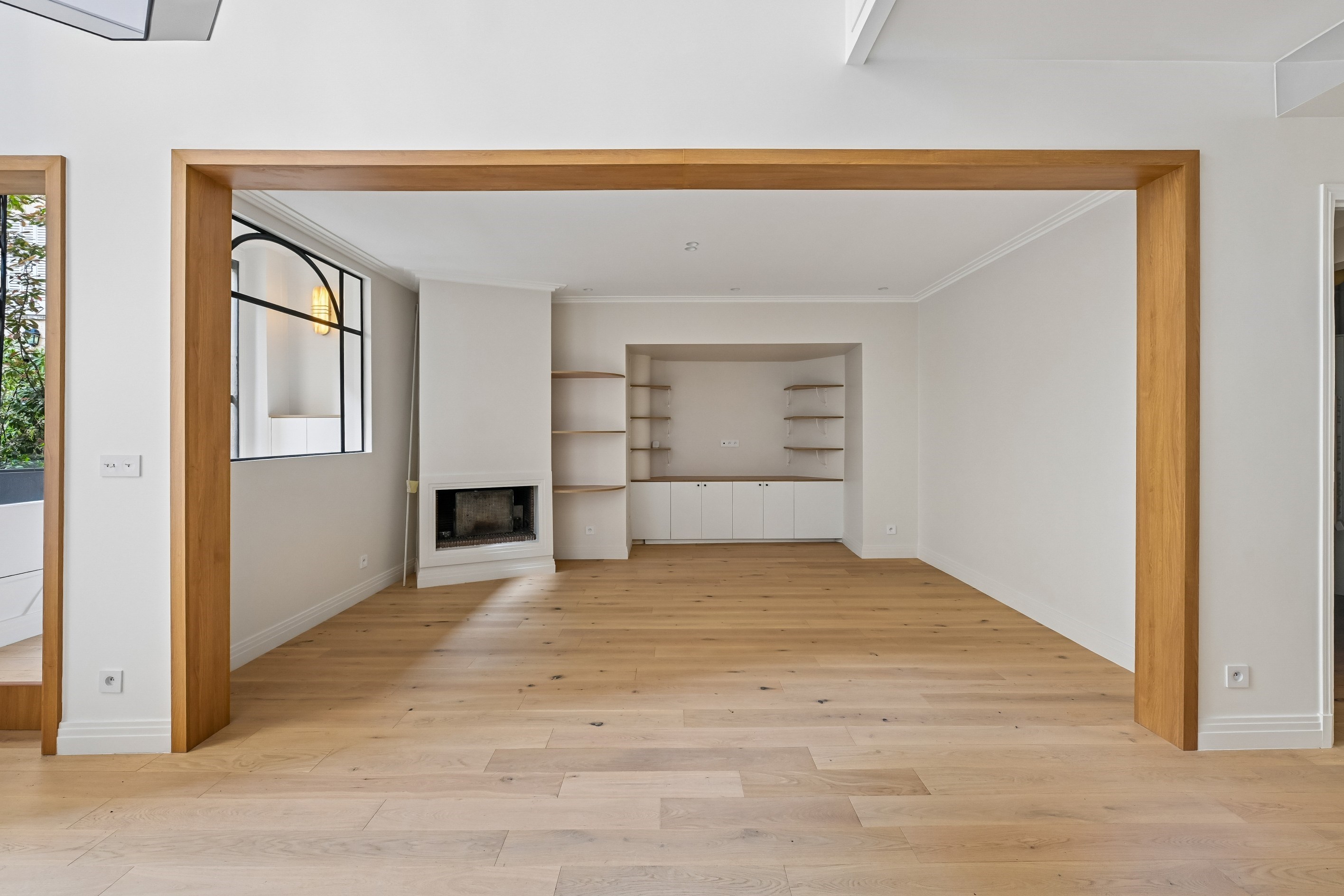  MAIRIE DU XVI – BEAUTIFULLY RENOVATED ARTIST