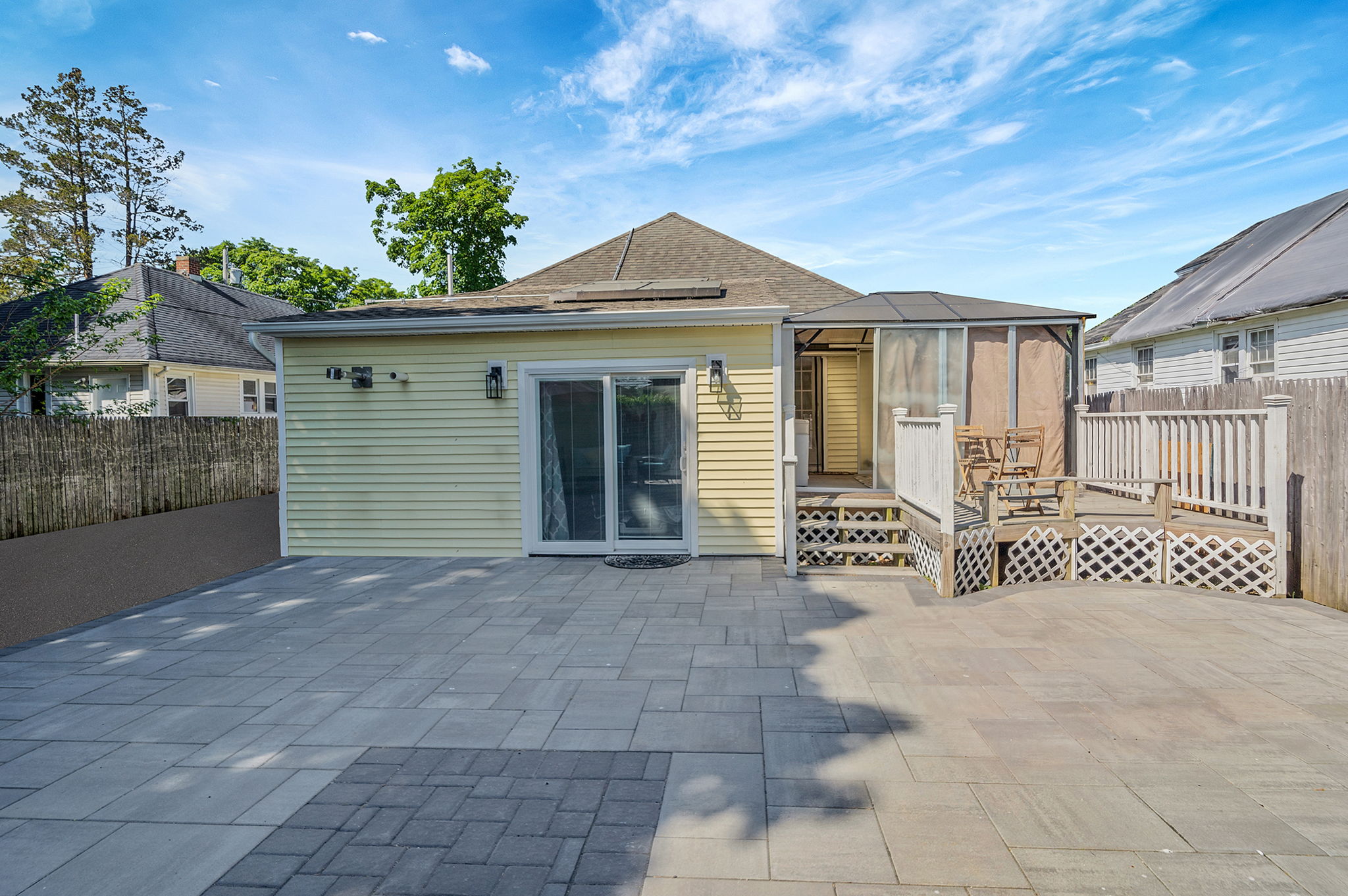 Bay Shore, New York, 11706, United States, 3 Bedrooms Bedrooms, ,3 BathroomsBathrooms,Residential,For Sale,2048700