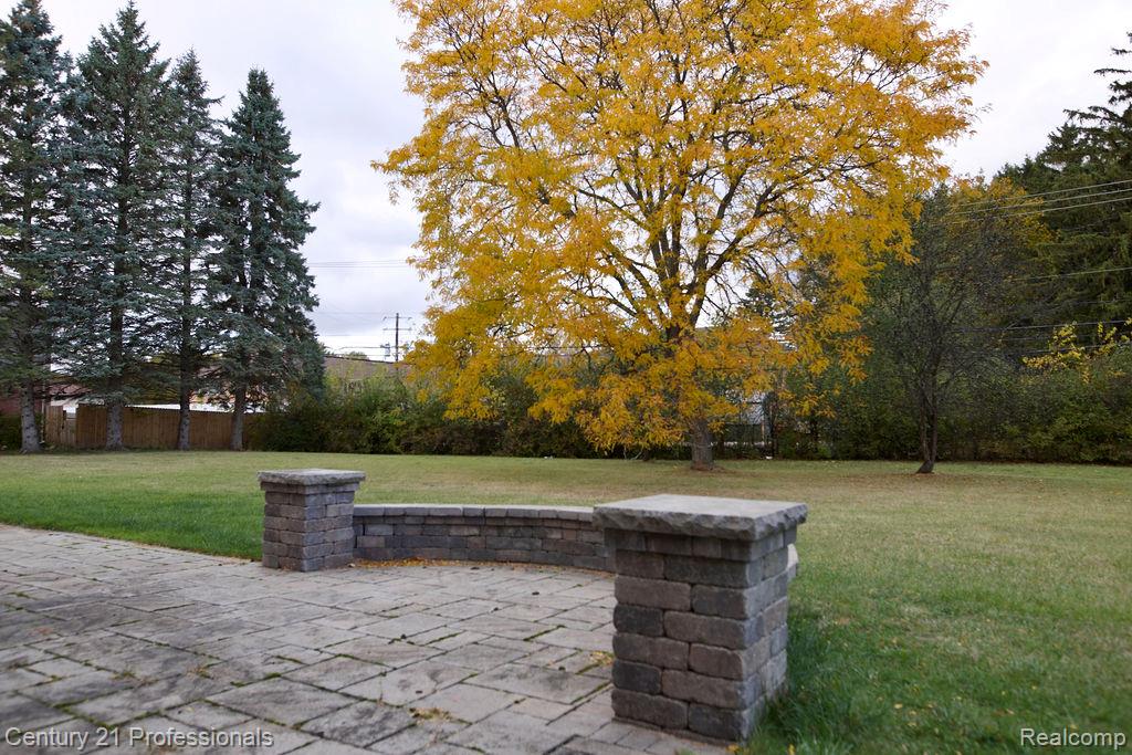 RochesterHills, Michigan, 48309, United States, 4 Bedrooms Bedrooms, ,3 BathroomsBathrooms,Residential,For Sale,1976232