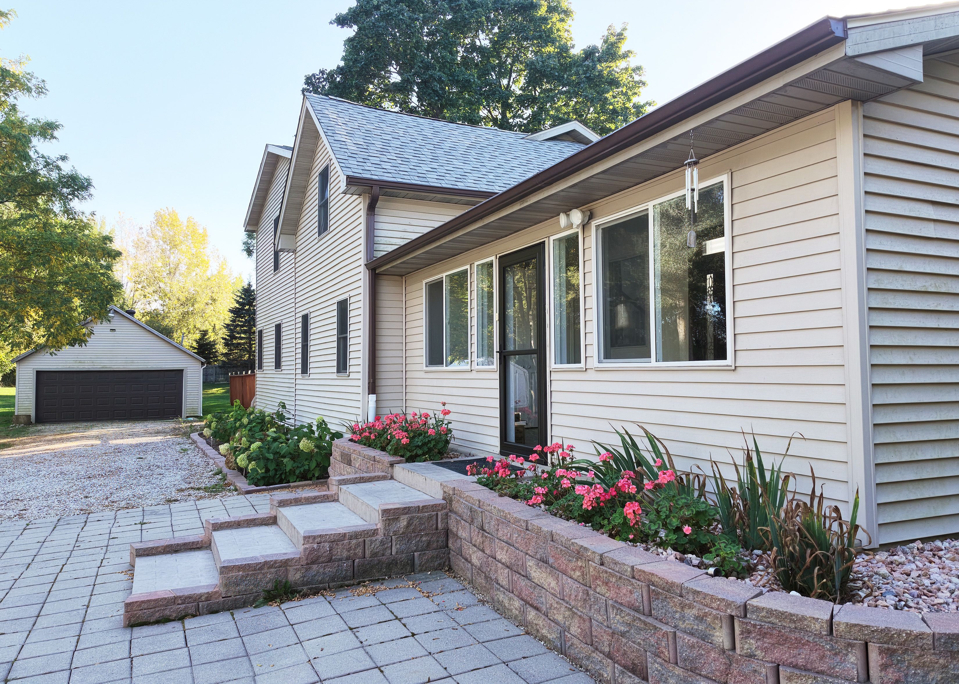  Peaceful Living Meets Modern Style on 2.55 Acres - 物件實景