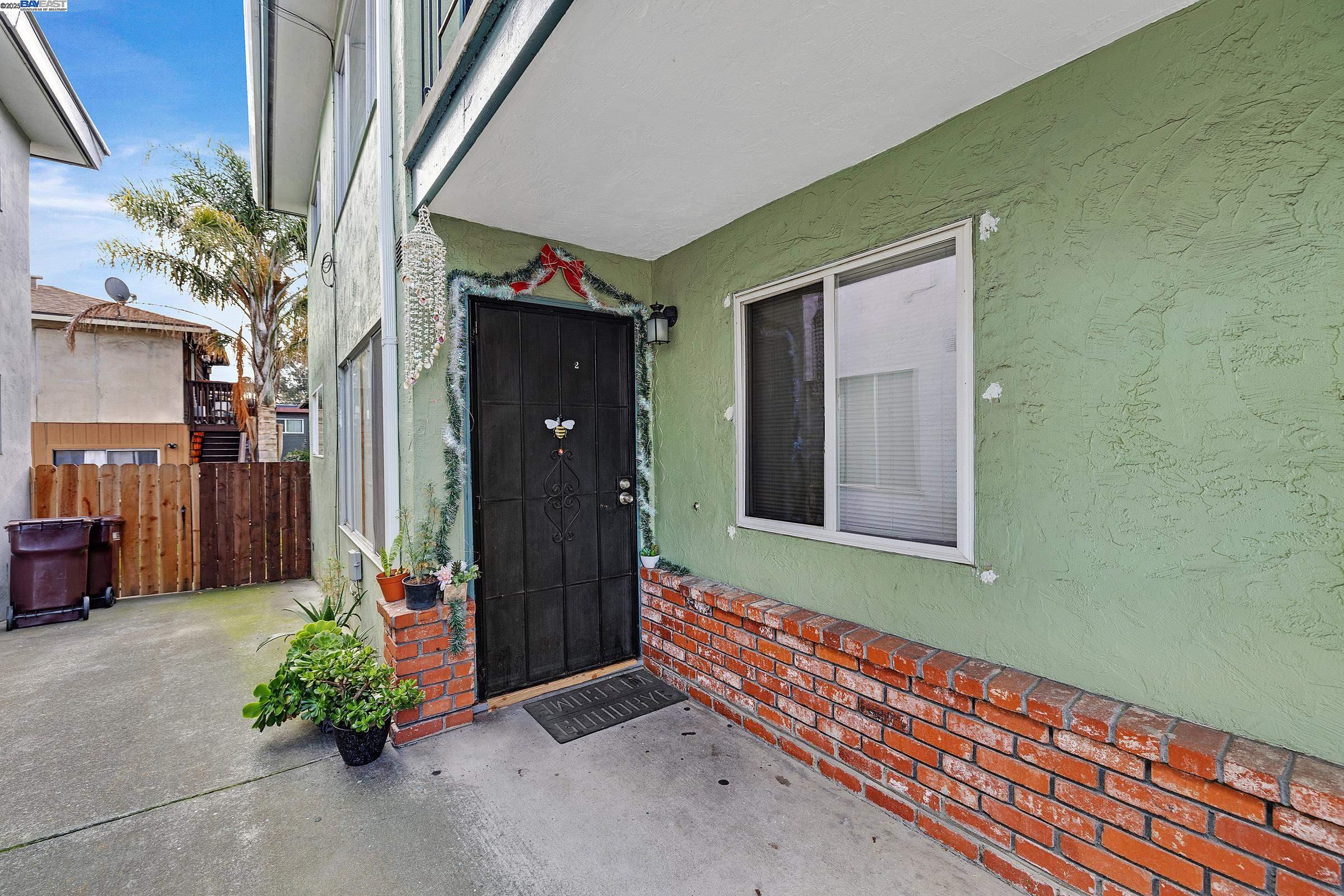 Oakland, California, 94605, United States, ,Residential,For Sale,2003092