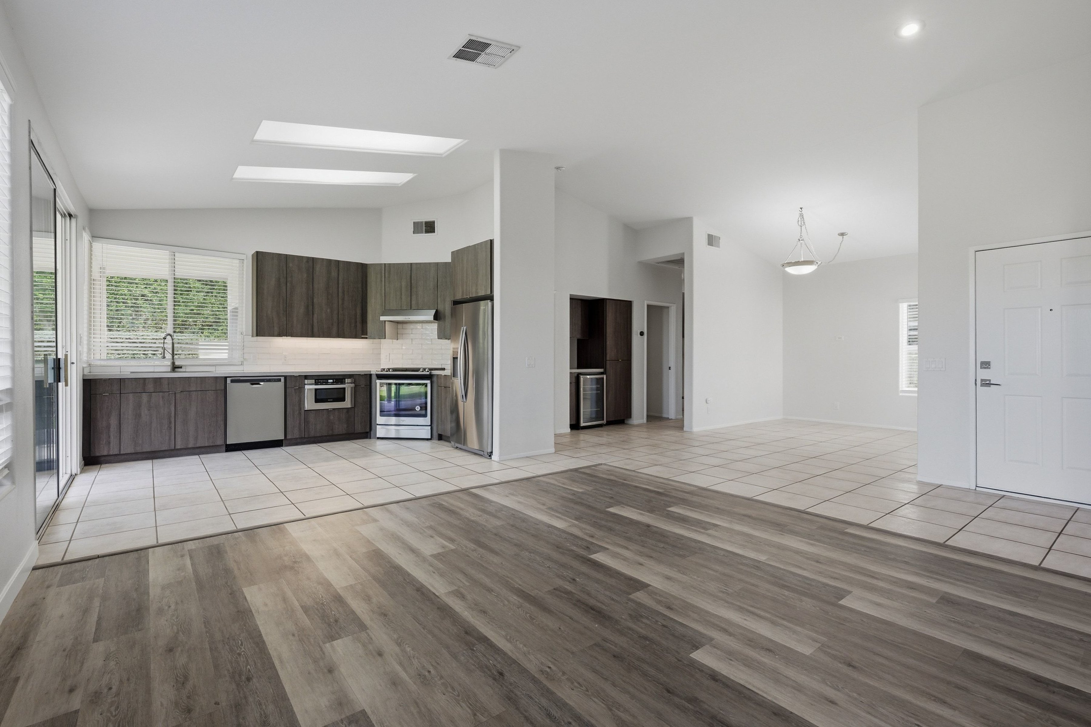  Coveted Merano Landscaped Oasis - 物件實景