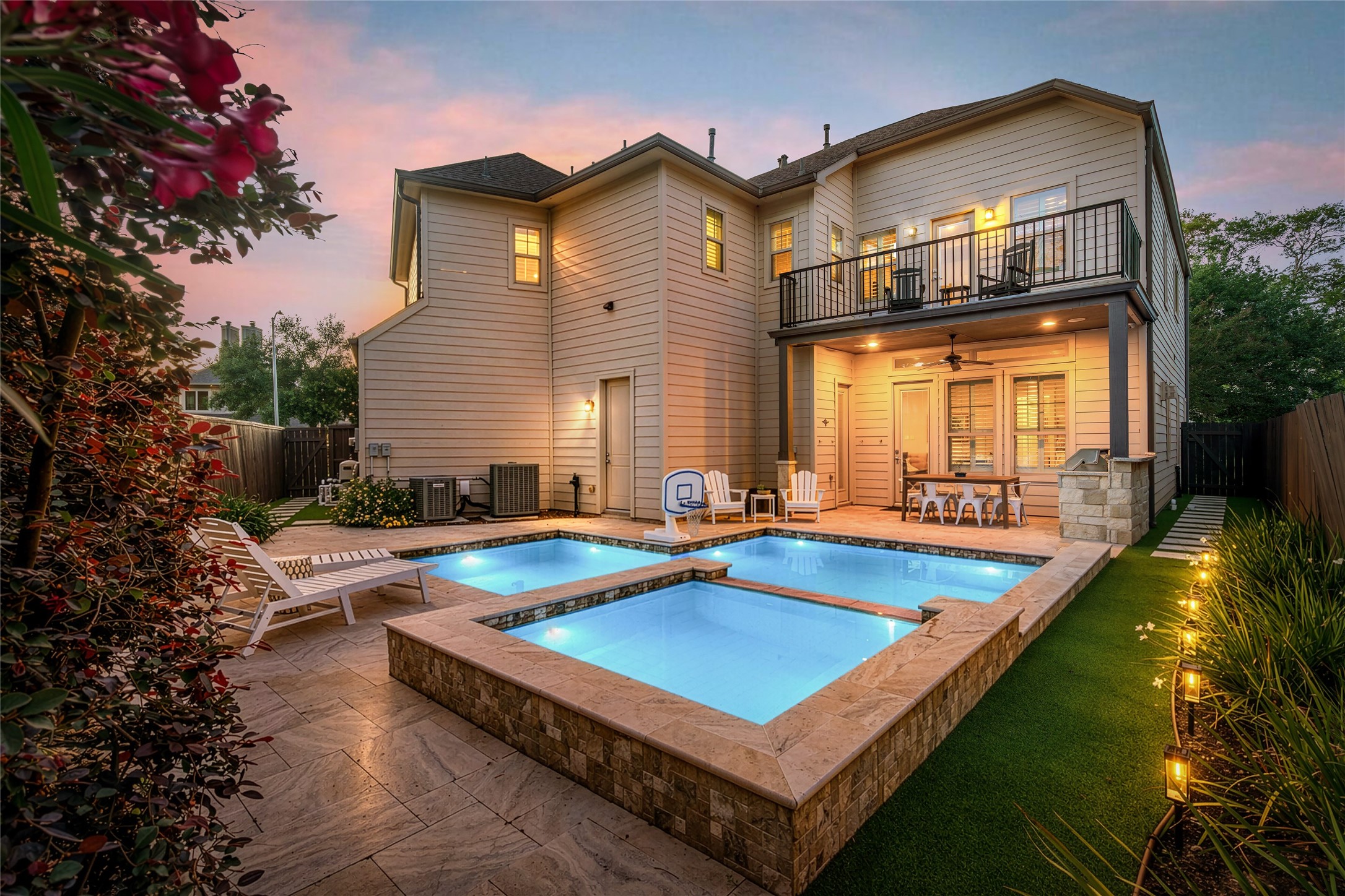  1045 Rosepoint Street - 物件實景