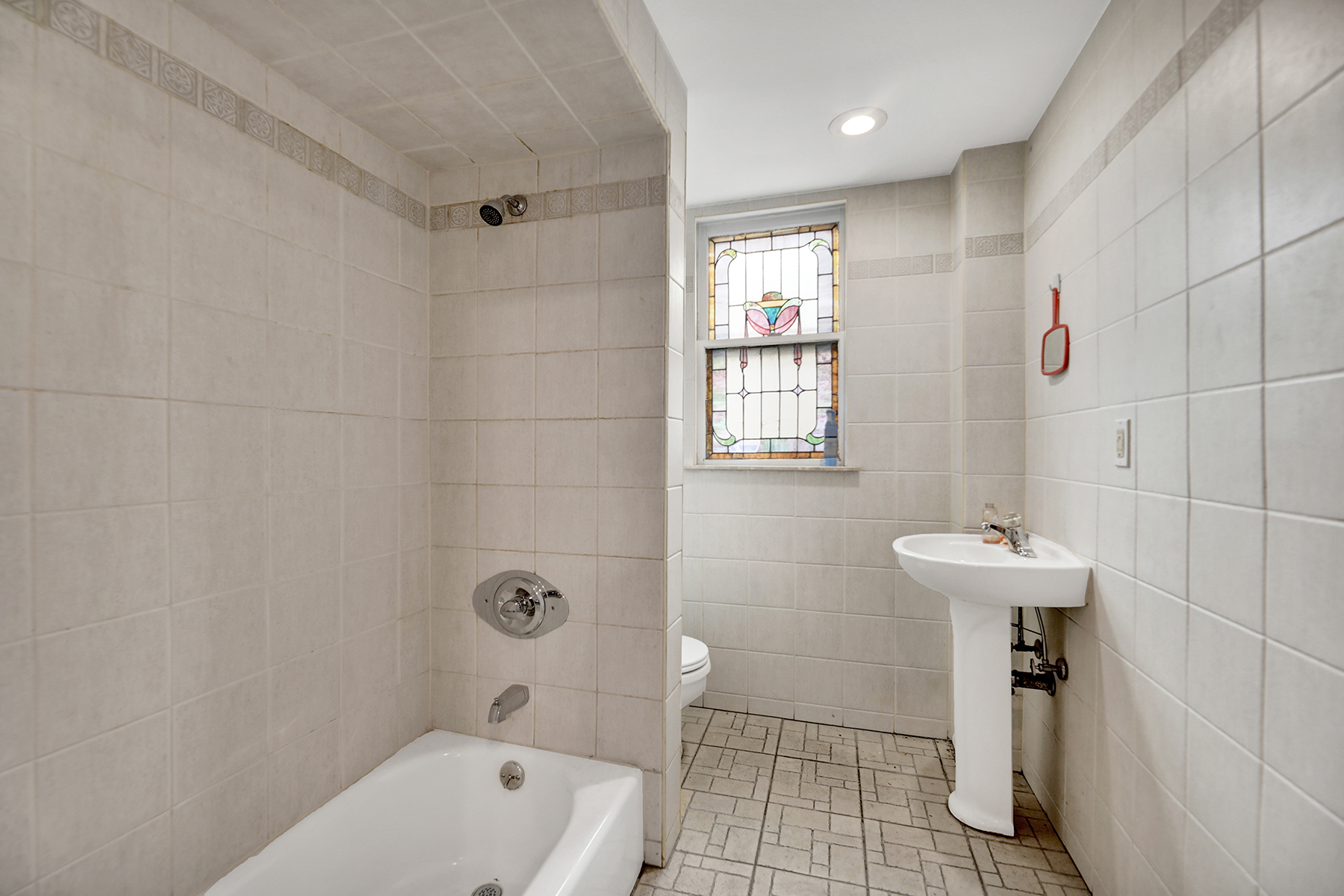 Brooklyn, New York, 11235, United States, 10 Bedrooms Bedrooms, ,4 BathroomsBathrooms,Residential,For Sale,1975814