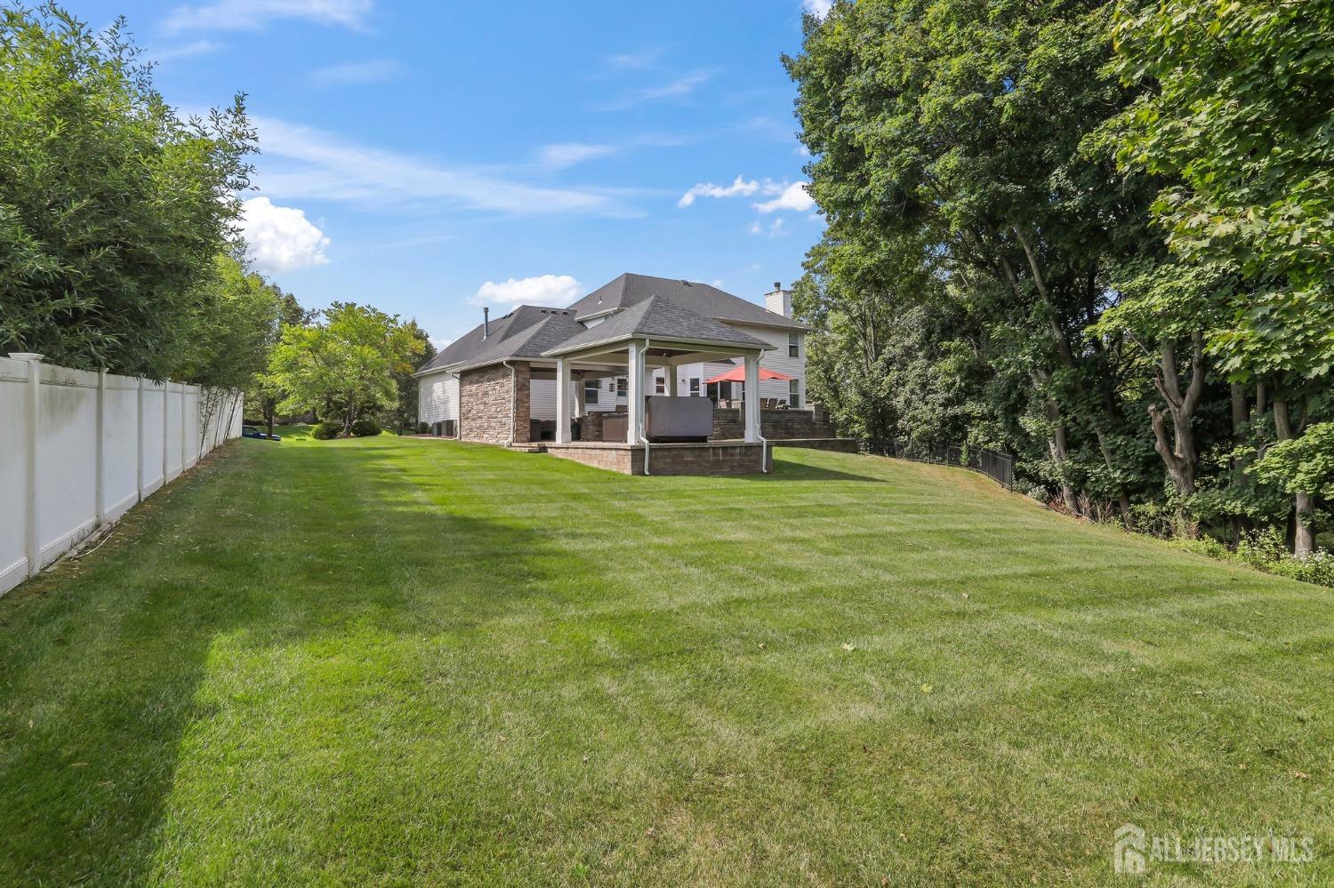 Marlboro, New Jersey, 07751, United States, 5 Bedrooms Bedrooms, ,3 BathroomsBathrooms,Residential,For Sale,1975938