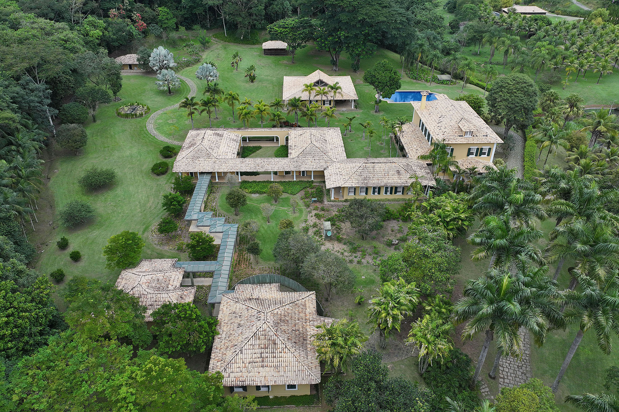  Renovated Farm with an Impressive Main Residence and Complete Infrastructure - 物件實景