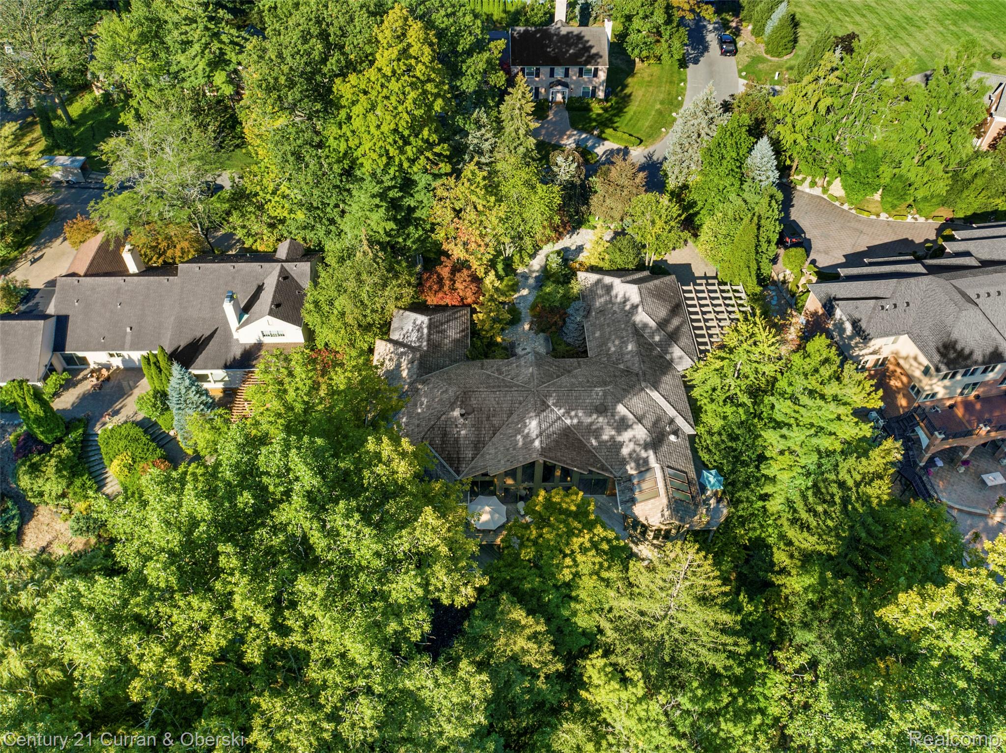 Dearborn, Michigan, 48124, United States, 4 Bedrooms Bedrooms, ,4 BathroomsBathrooms,Residential,For Sale,1983815